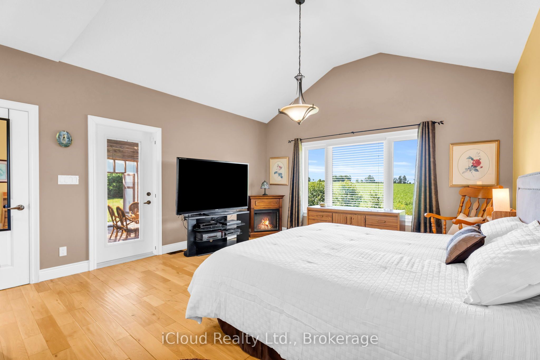 514164 2nd Line Property Photo 21
