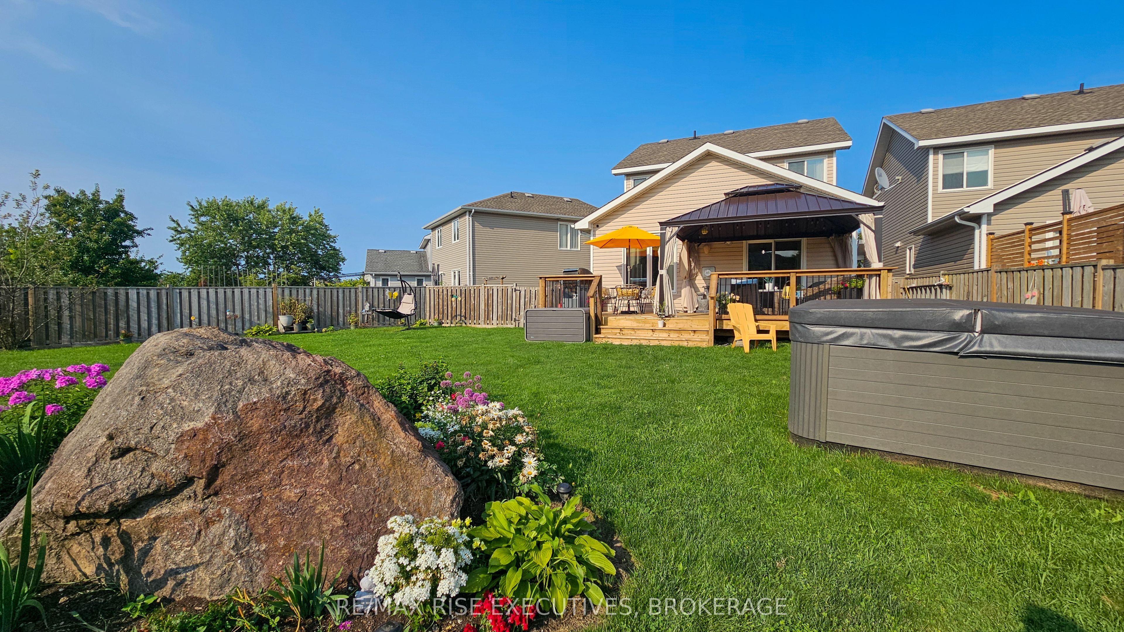 724 Margaret Way Property Photo 4