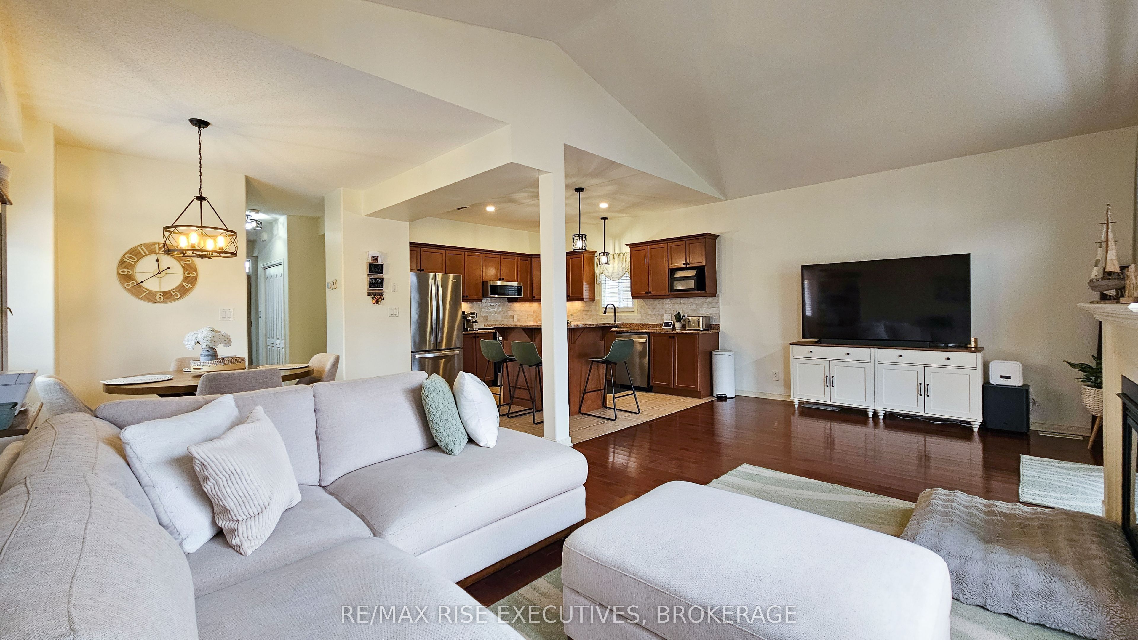 724 Margaret Way Property Photo 13