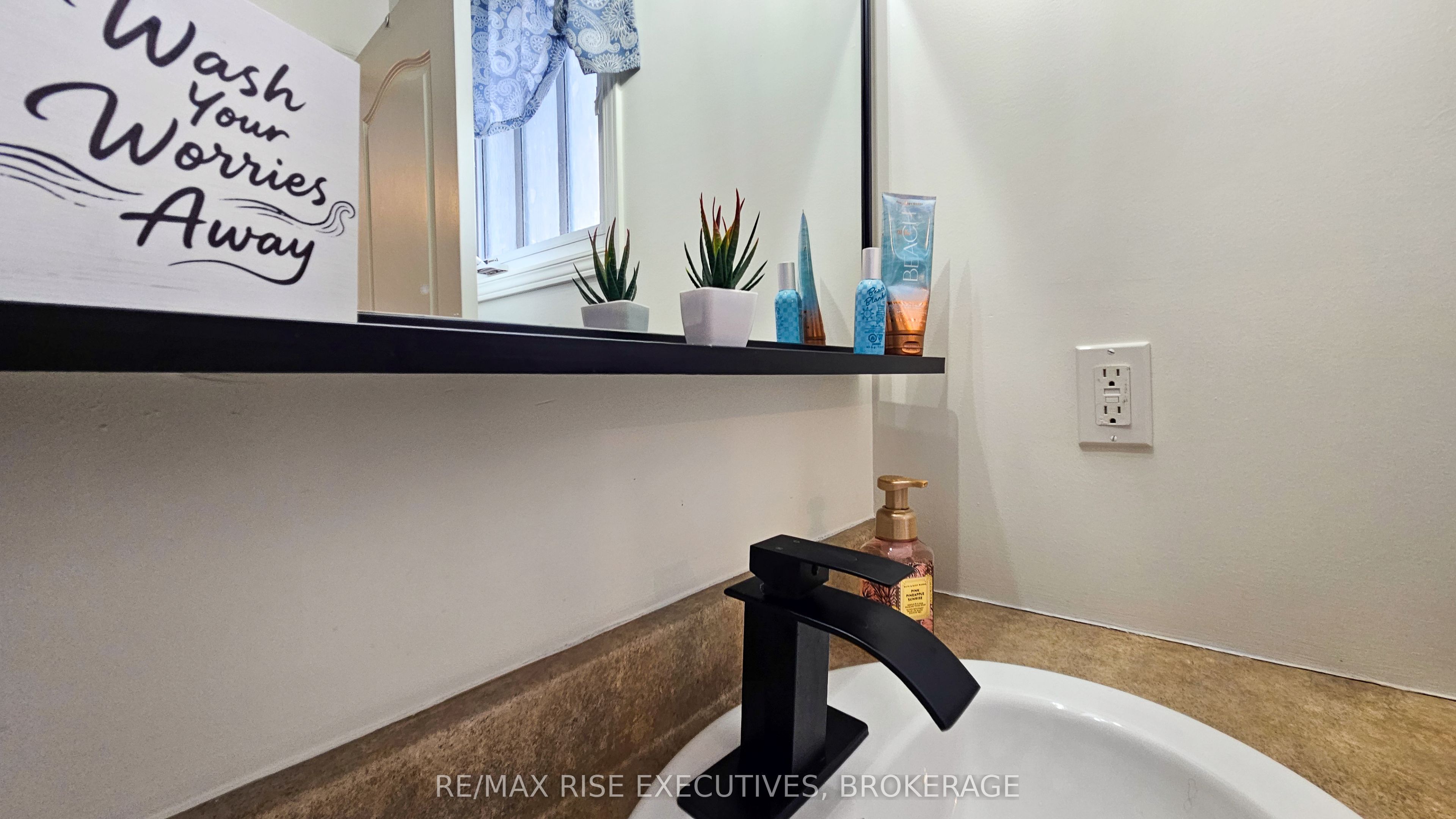 724 Margaret Way Property Photo 33