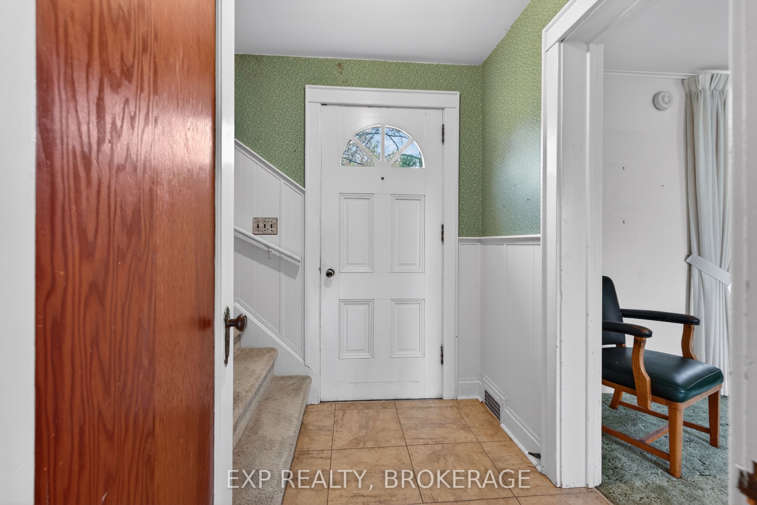 11 Carruthers Avenue Property Photo 5