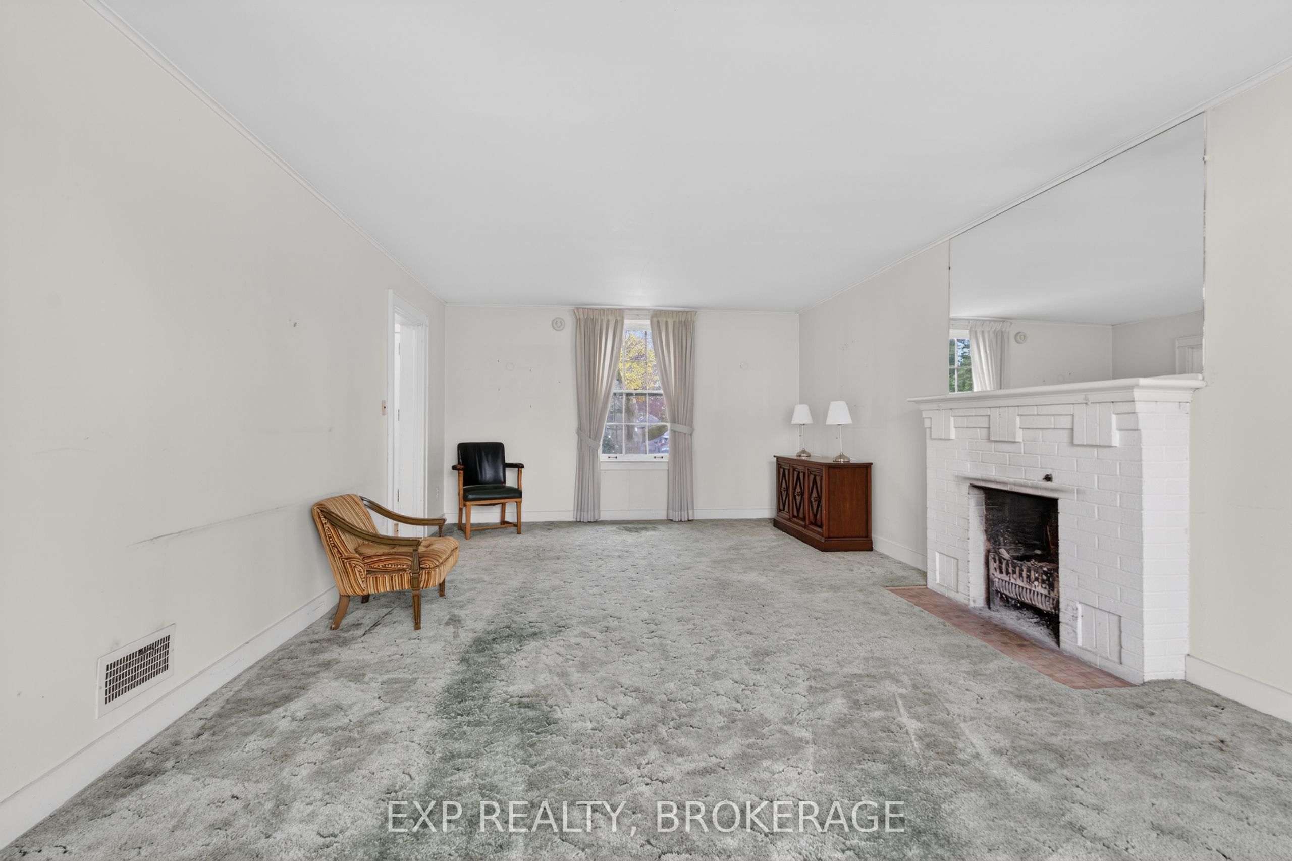 11 Carruthers Avenue Property Photo 6
