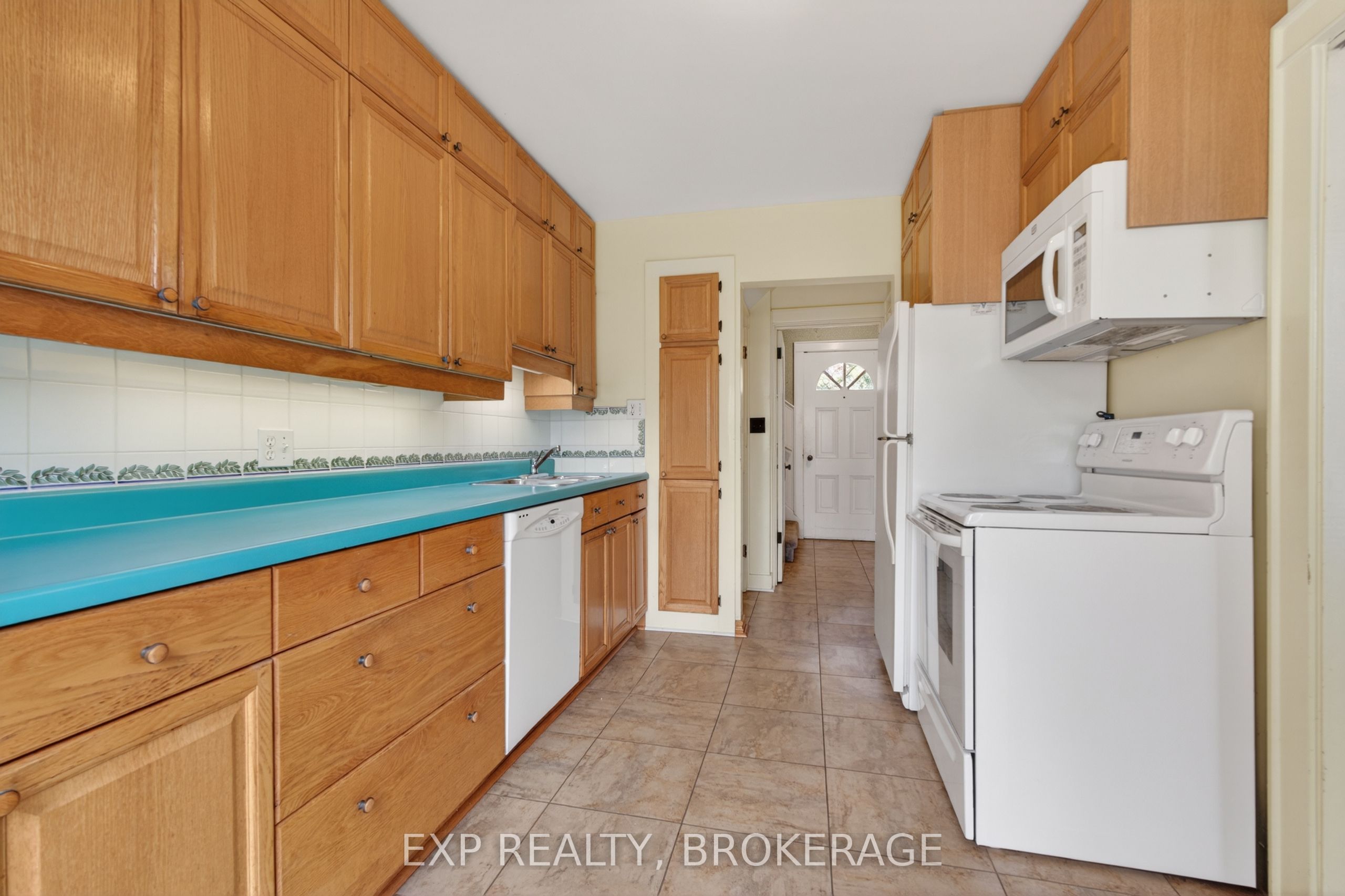 11 Carruthers Avenue Property Photo 9
