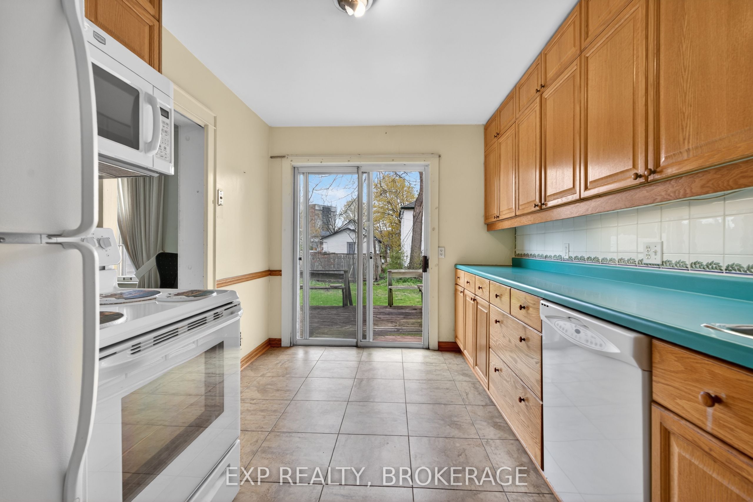 11 Carruthers Avenue Property Photo 11