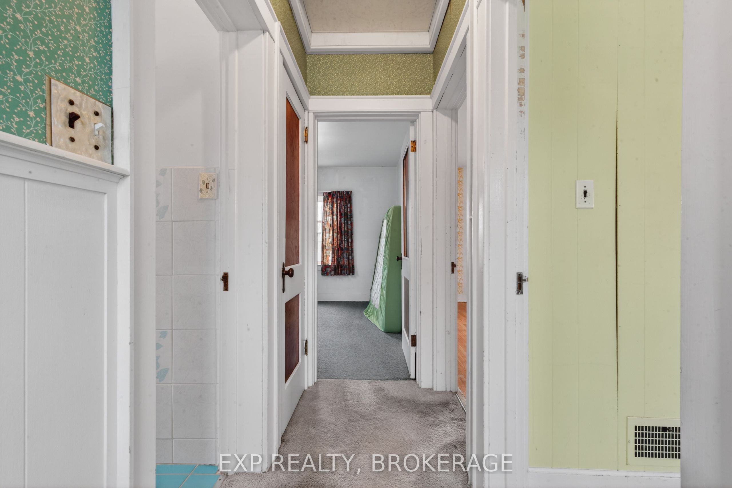 11 Carruthers Avenue Property Photo 14