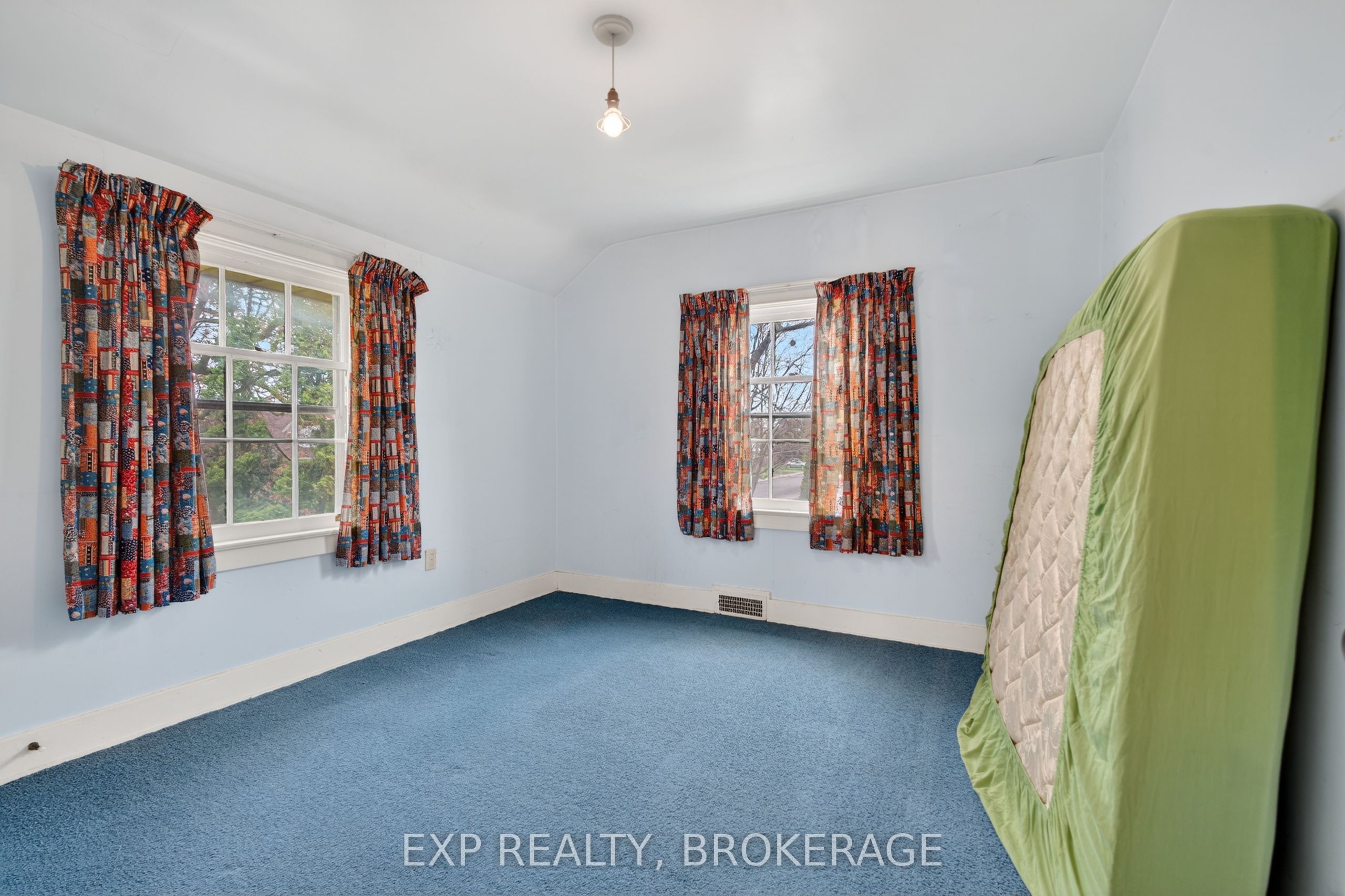 11 Carruthers Avenue Property Photo 19