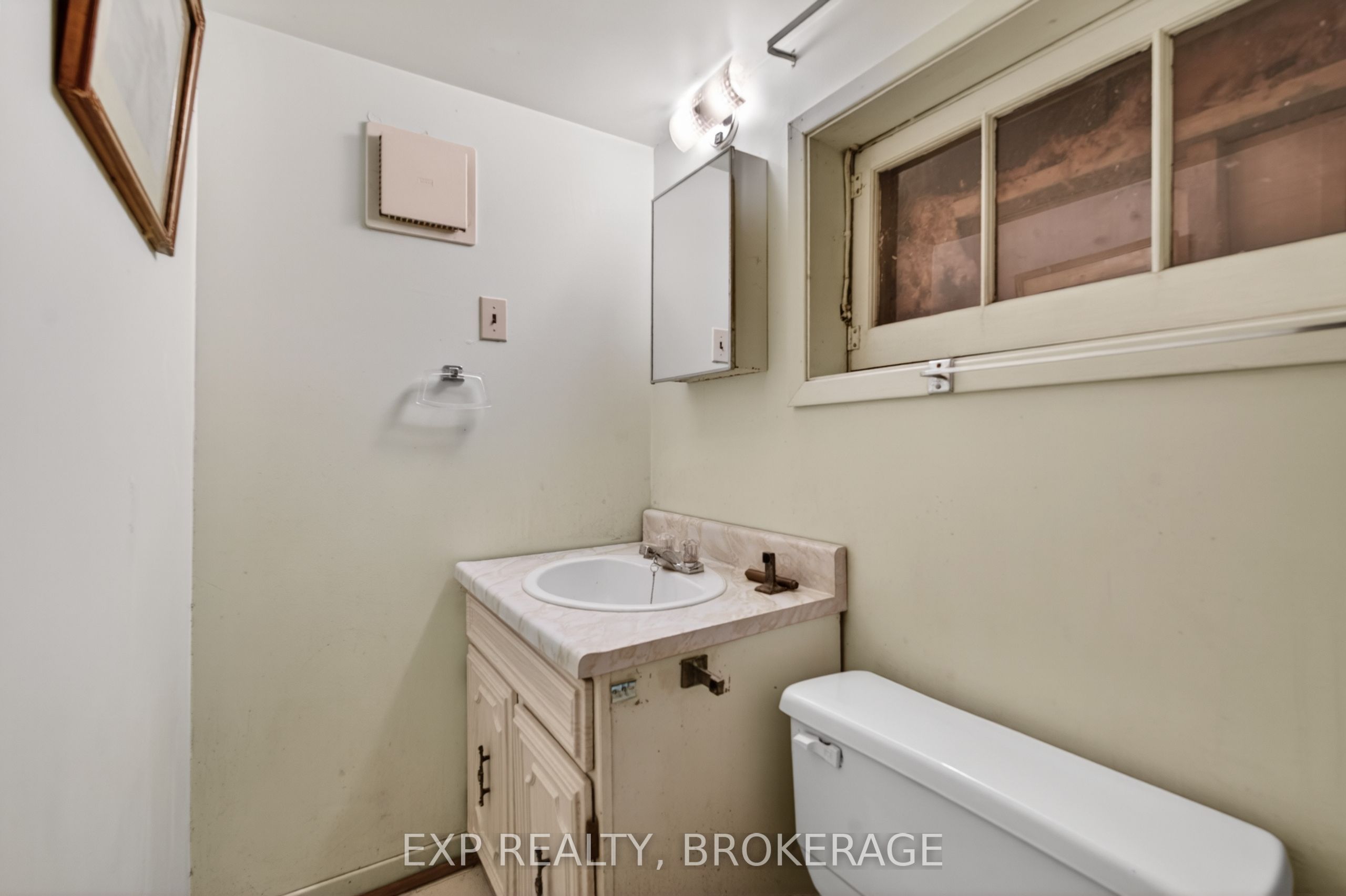 11 Carruthers Avenue Property Photo 20