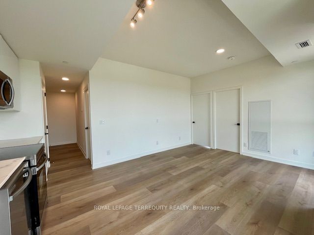 33 Erie Avenue 908 Property Photo 23