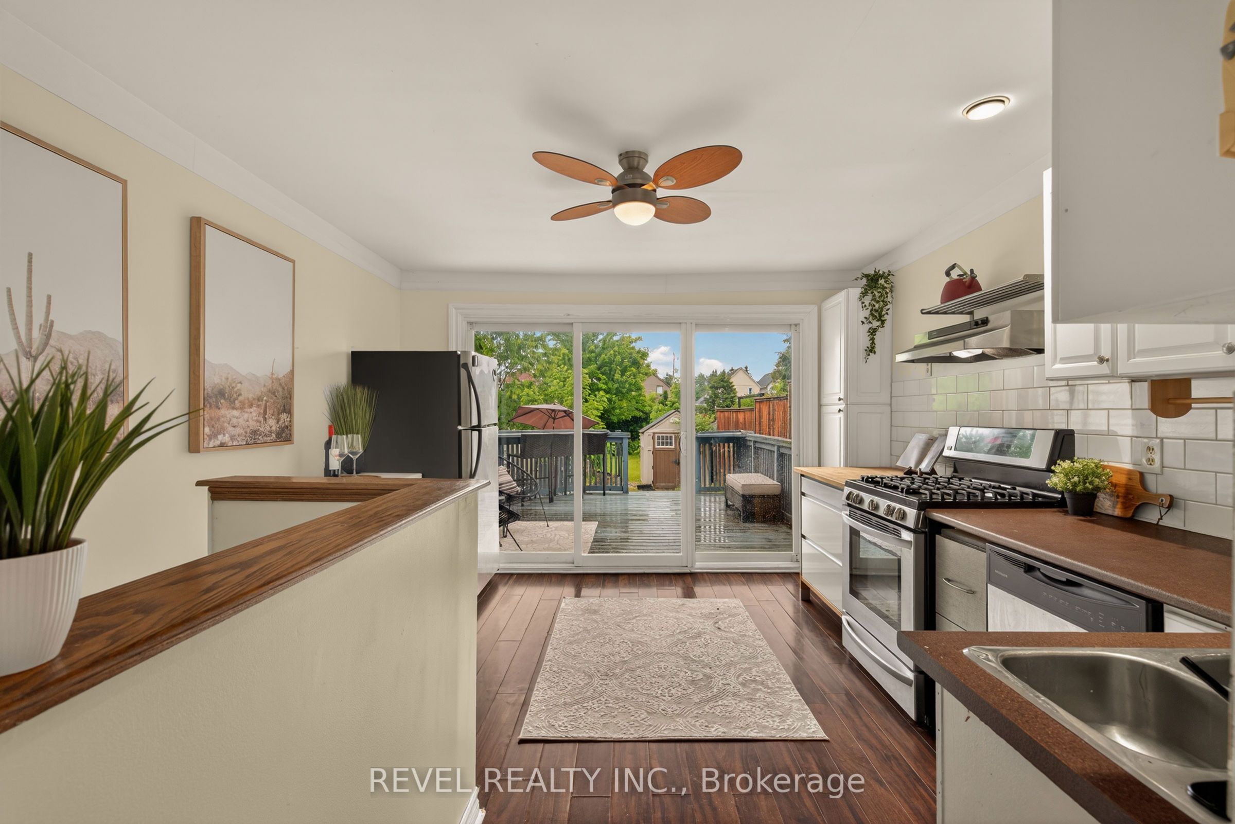 153 Ferrie Street E Property Photo 15