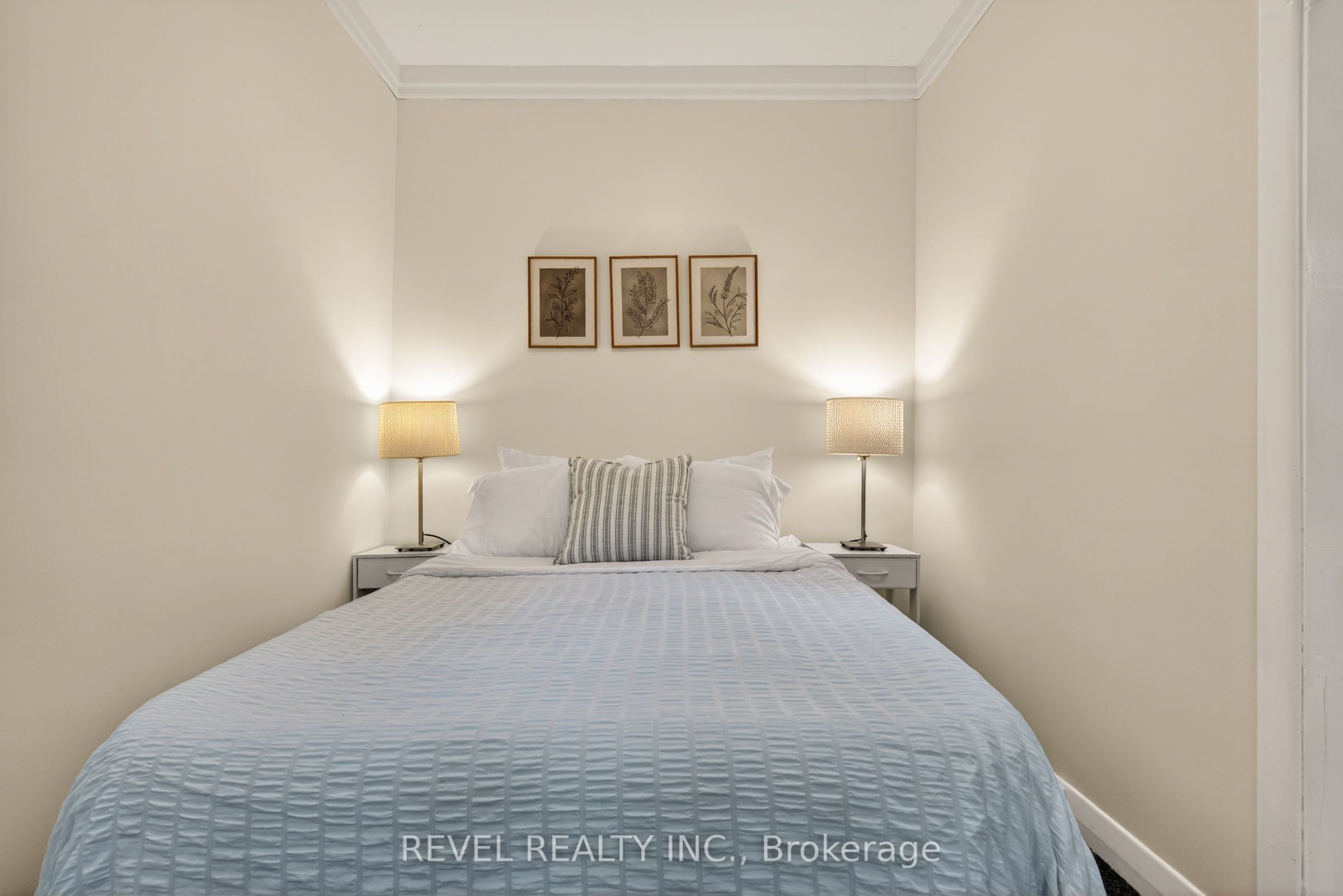 153 Ferrie Street E Property Photo 31