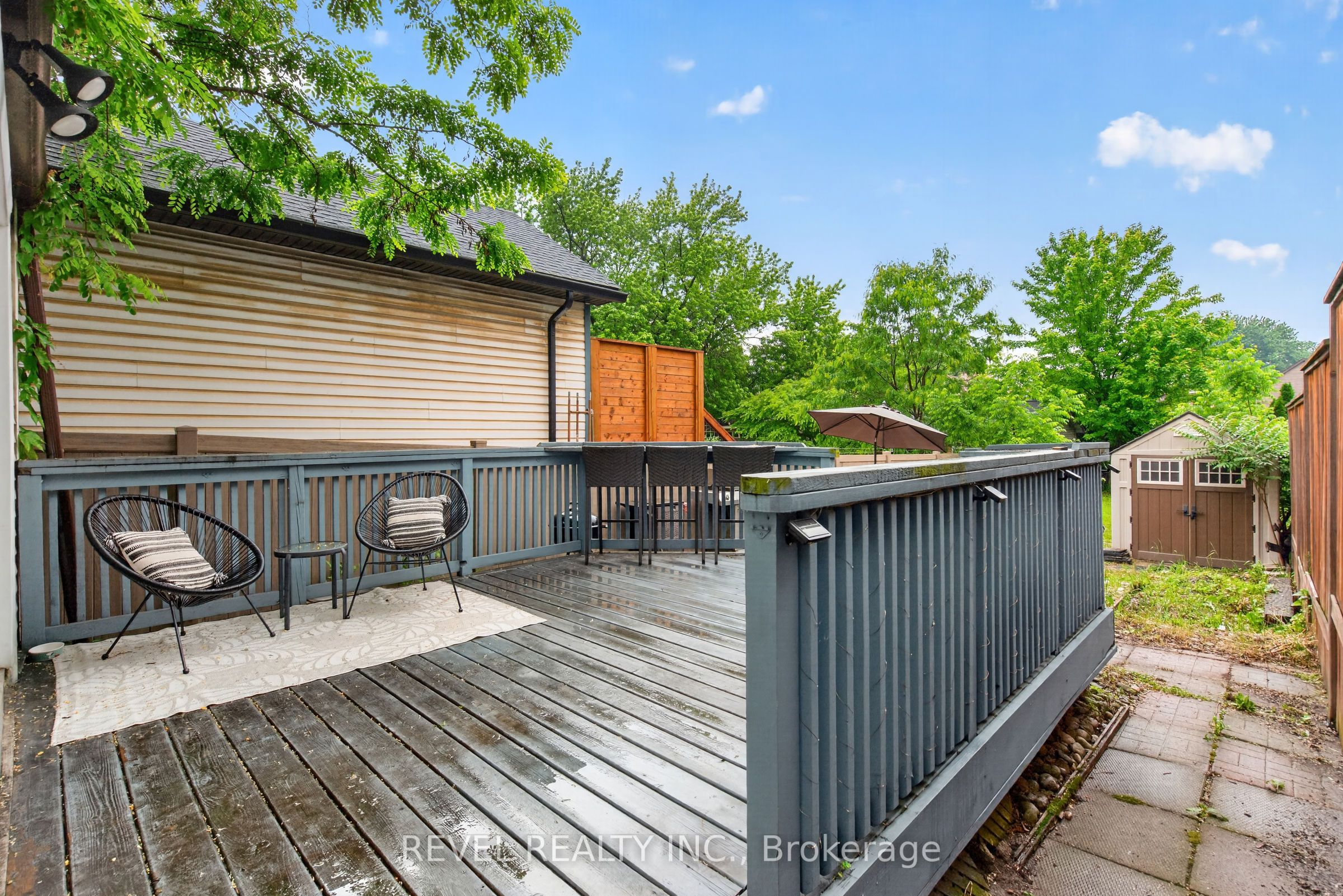153 Ferrie Street E Property Photo 39