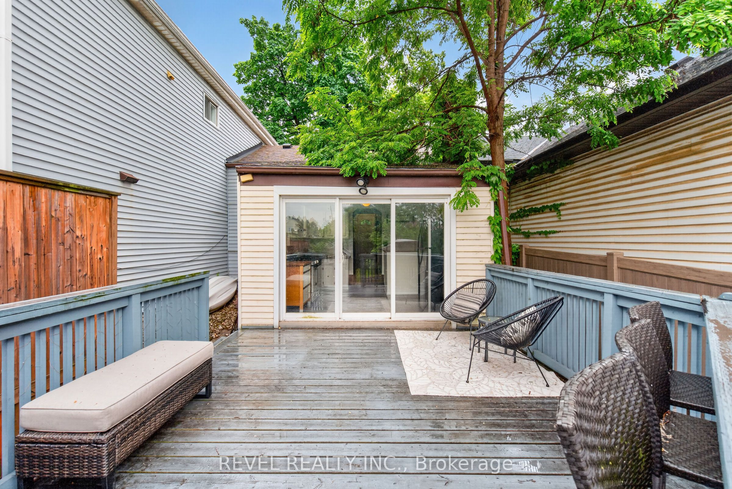 153 Ferrie Street E Property Photo 41