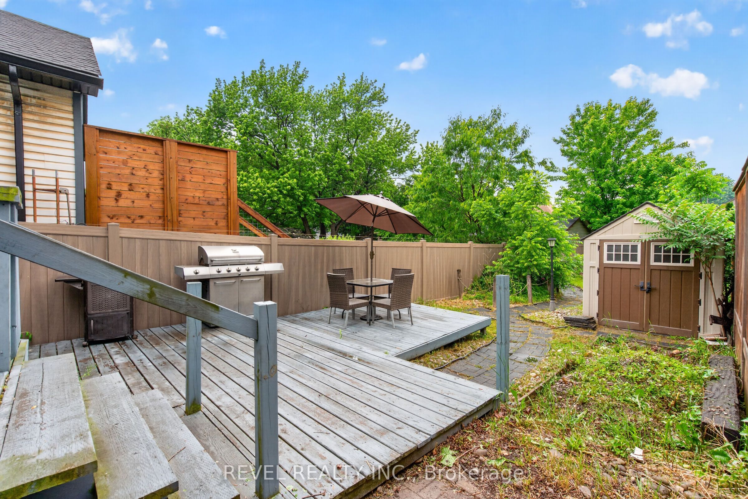 153 Ferrie Street E Property Photo 43