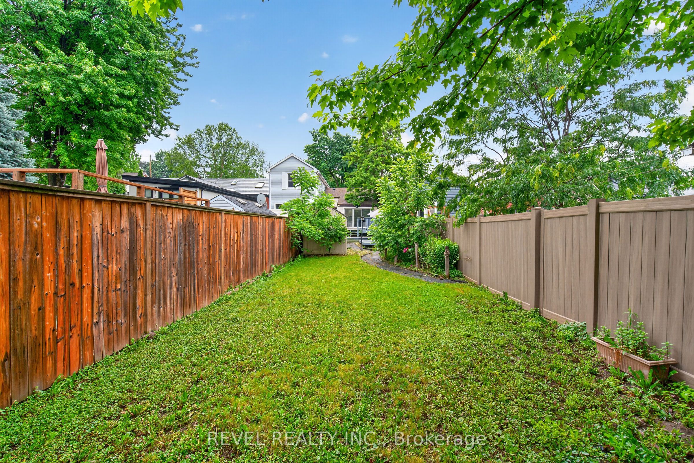153 Ferrie Street E Property Photo 48