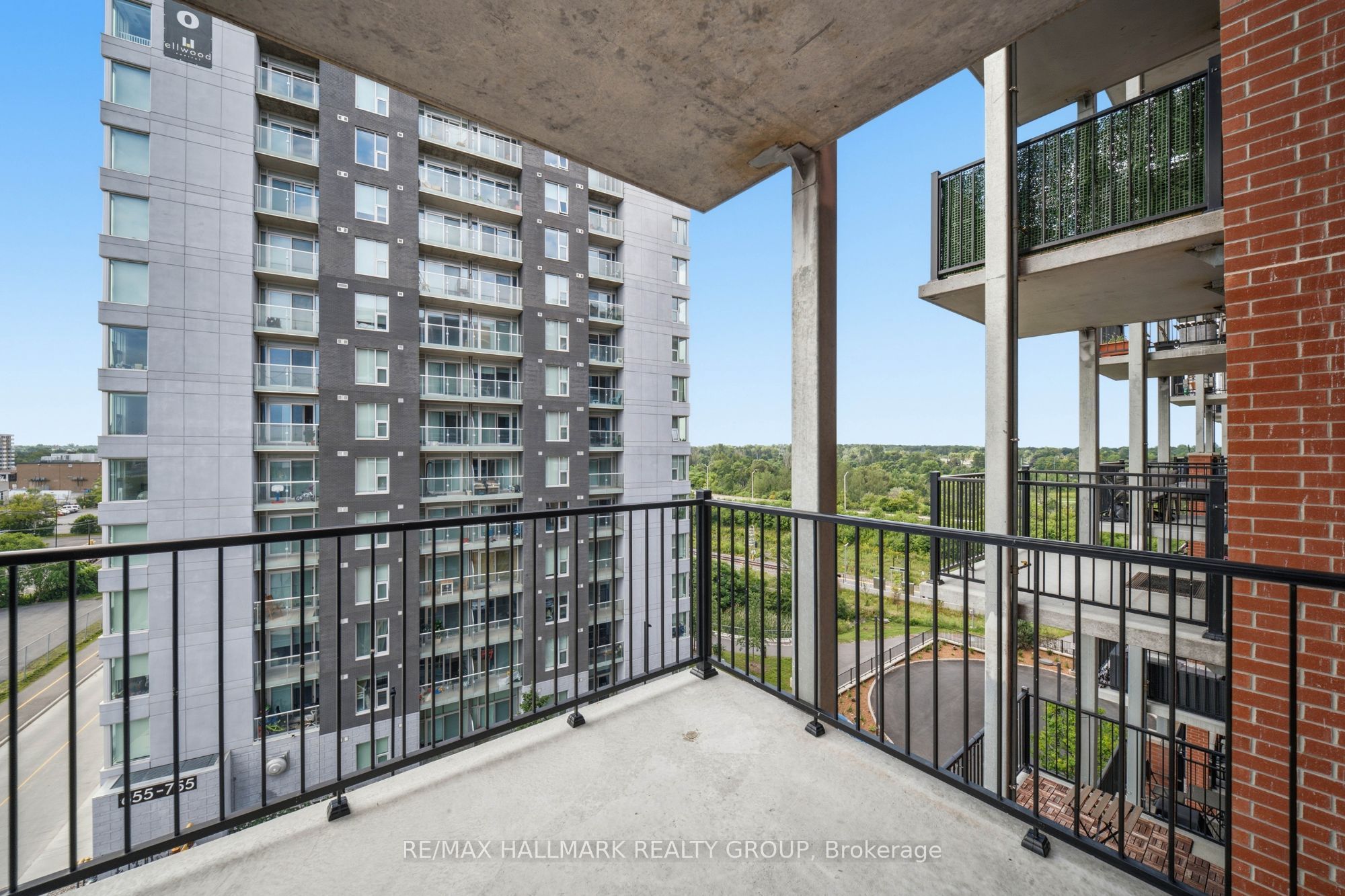 555 Anand Private 610 Property Photo 17
