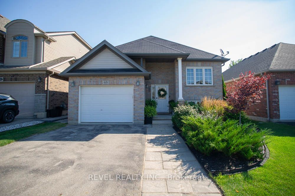 48 Nightingale Drive Property Photo 2