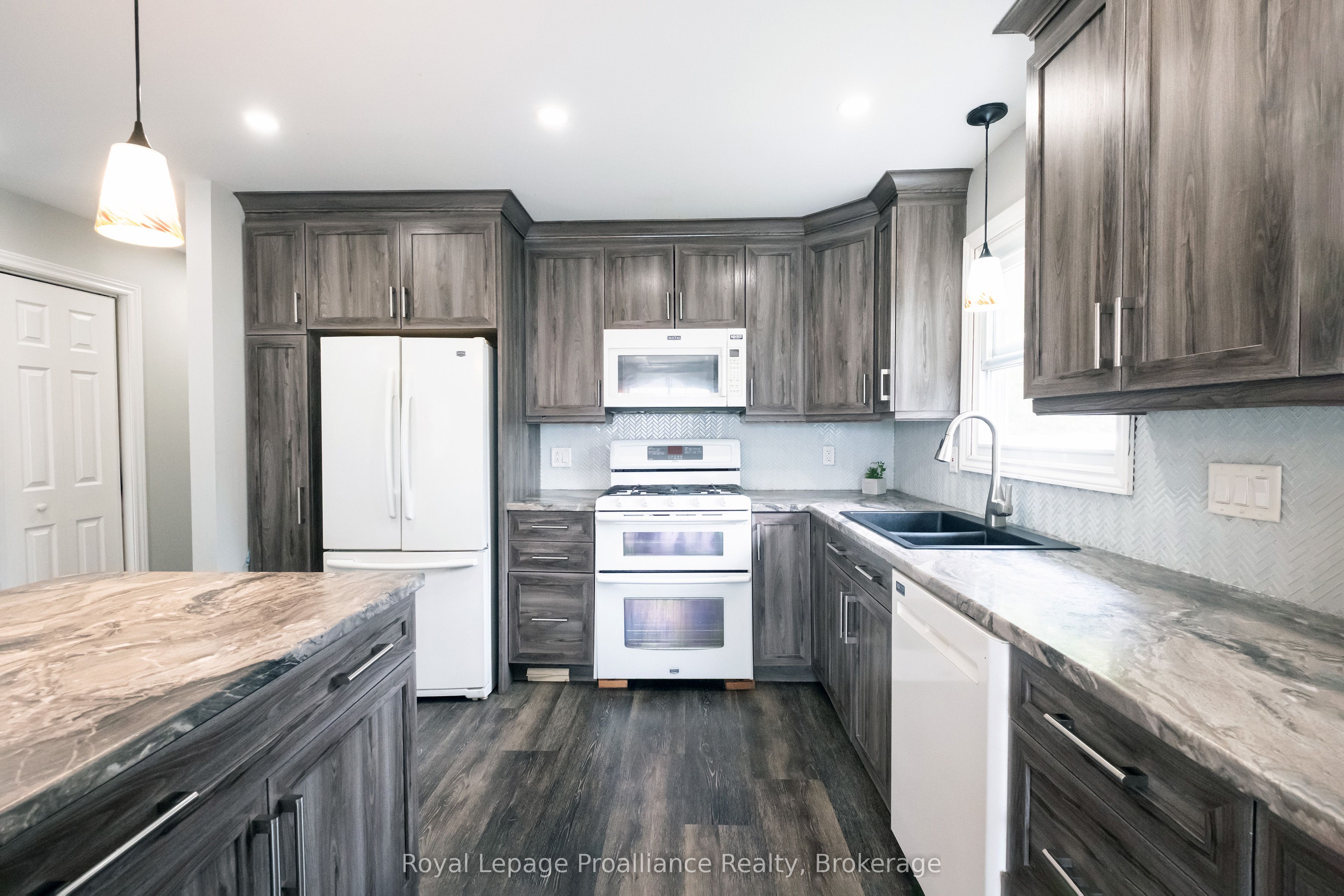 115 Nicholas Street Property Photo 4