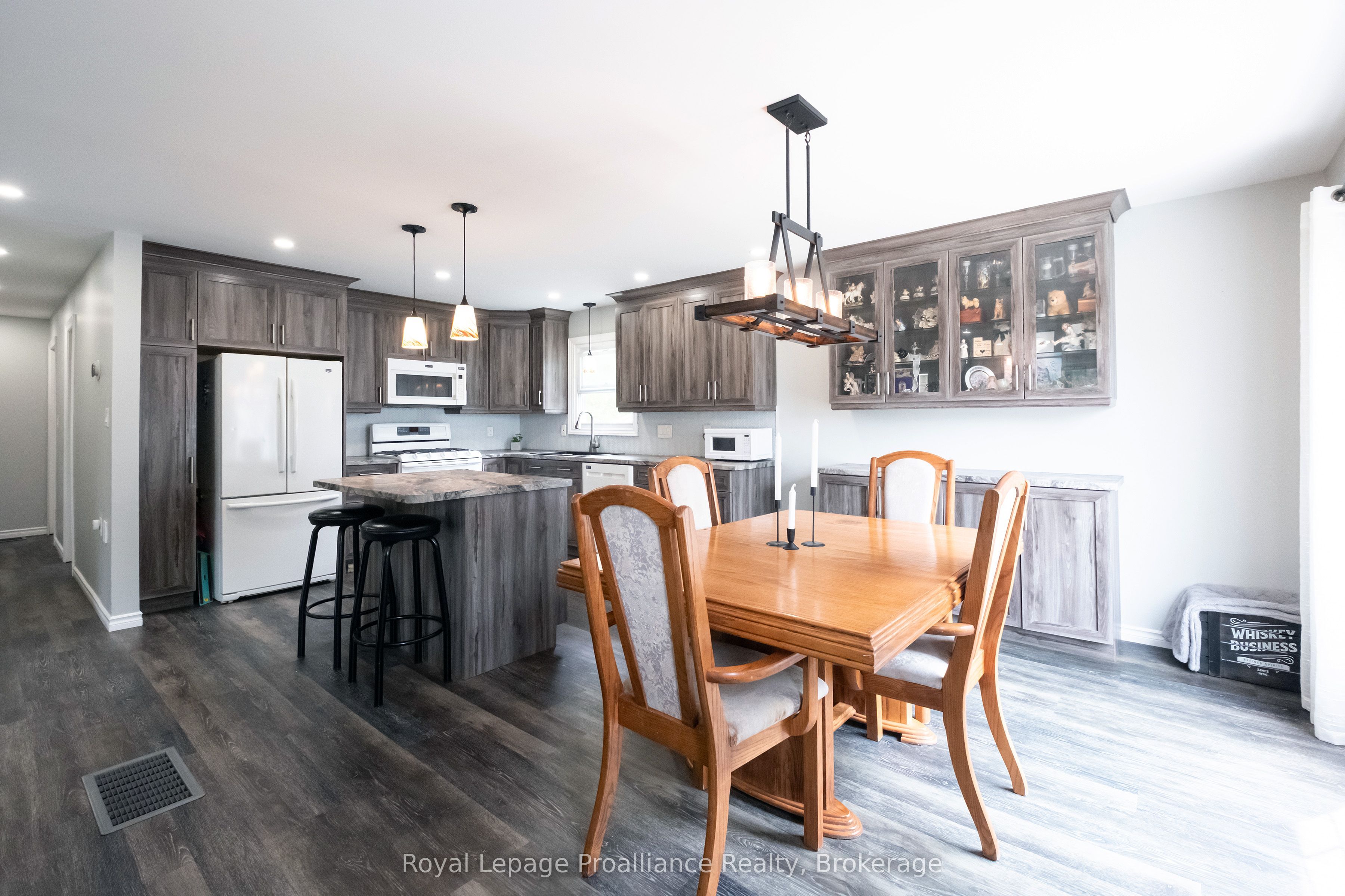 115 Nicholas Street Property Photo 8