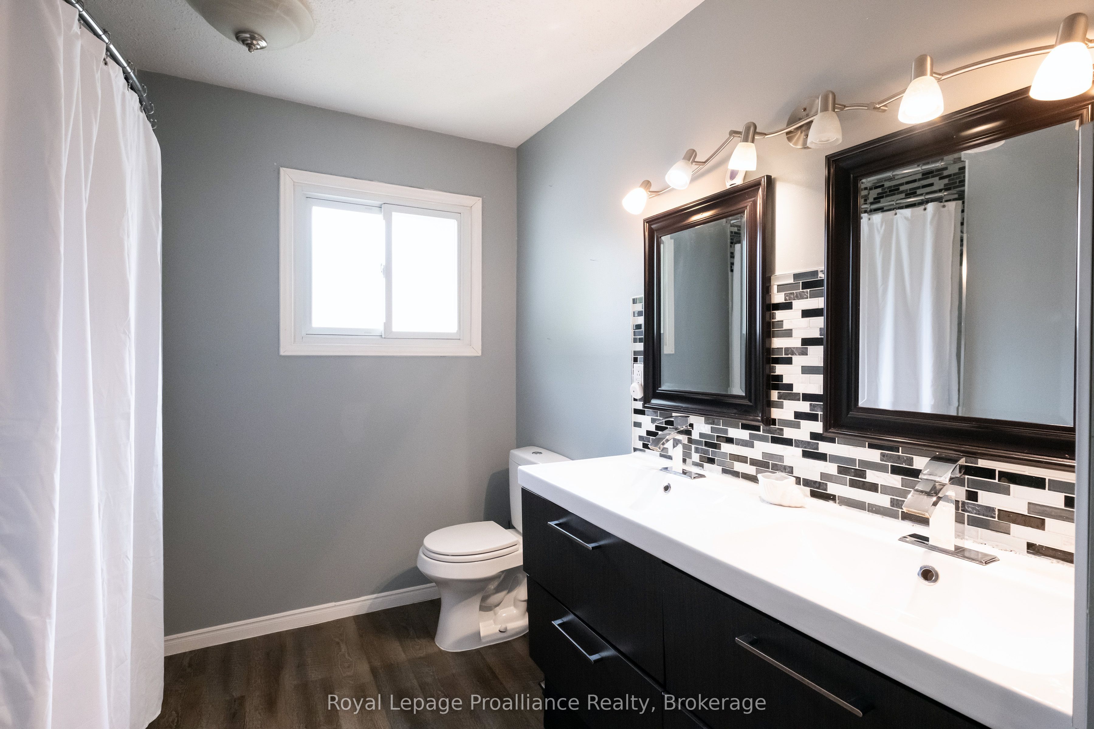 115 Nicholas Street Property Photo 13