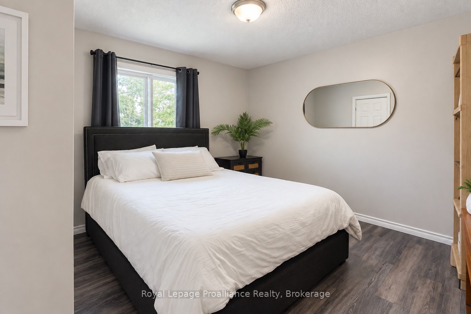 115 Nicholas Street Property Photo 17