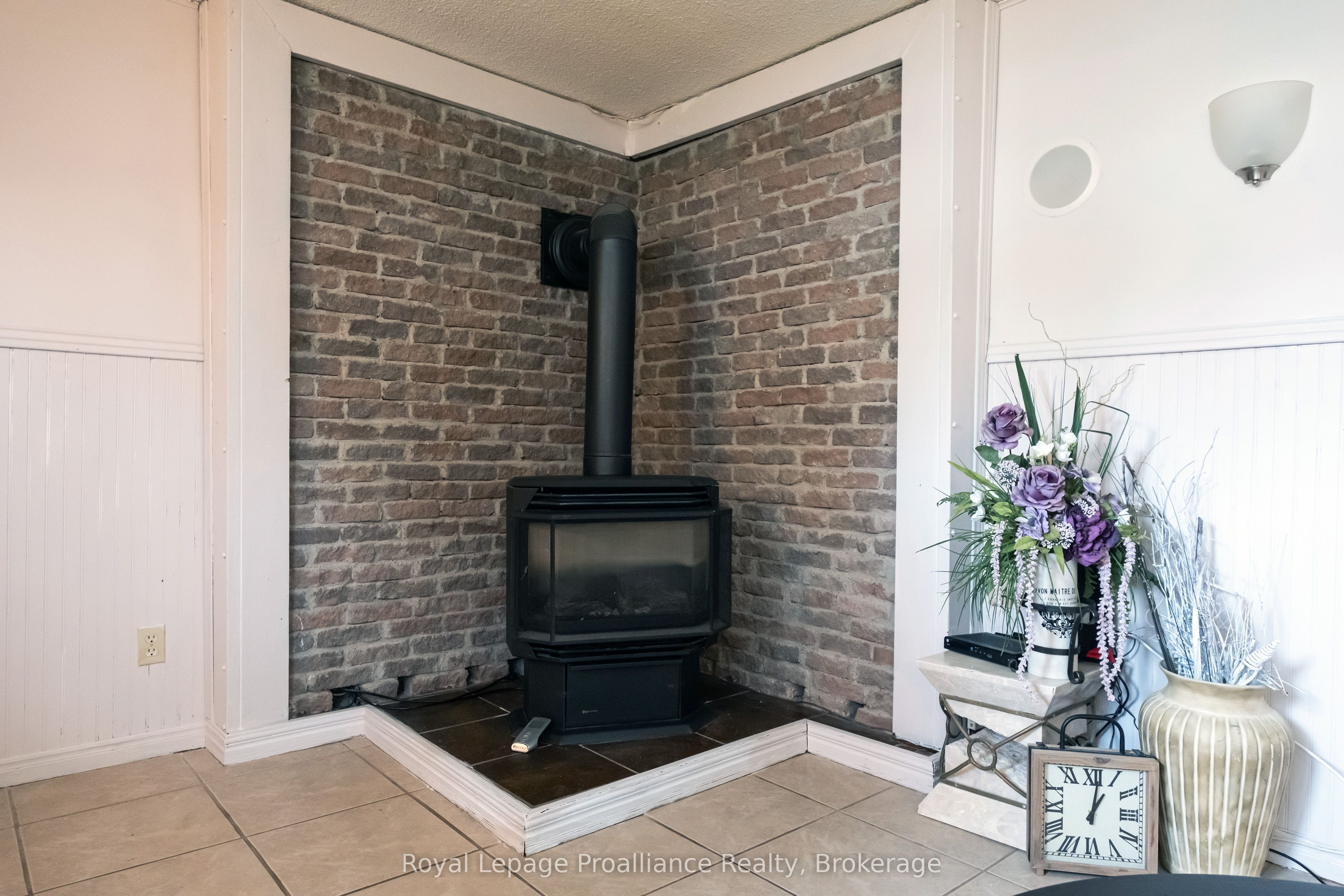 115 Nicholas Street Property Photo 19
