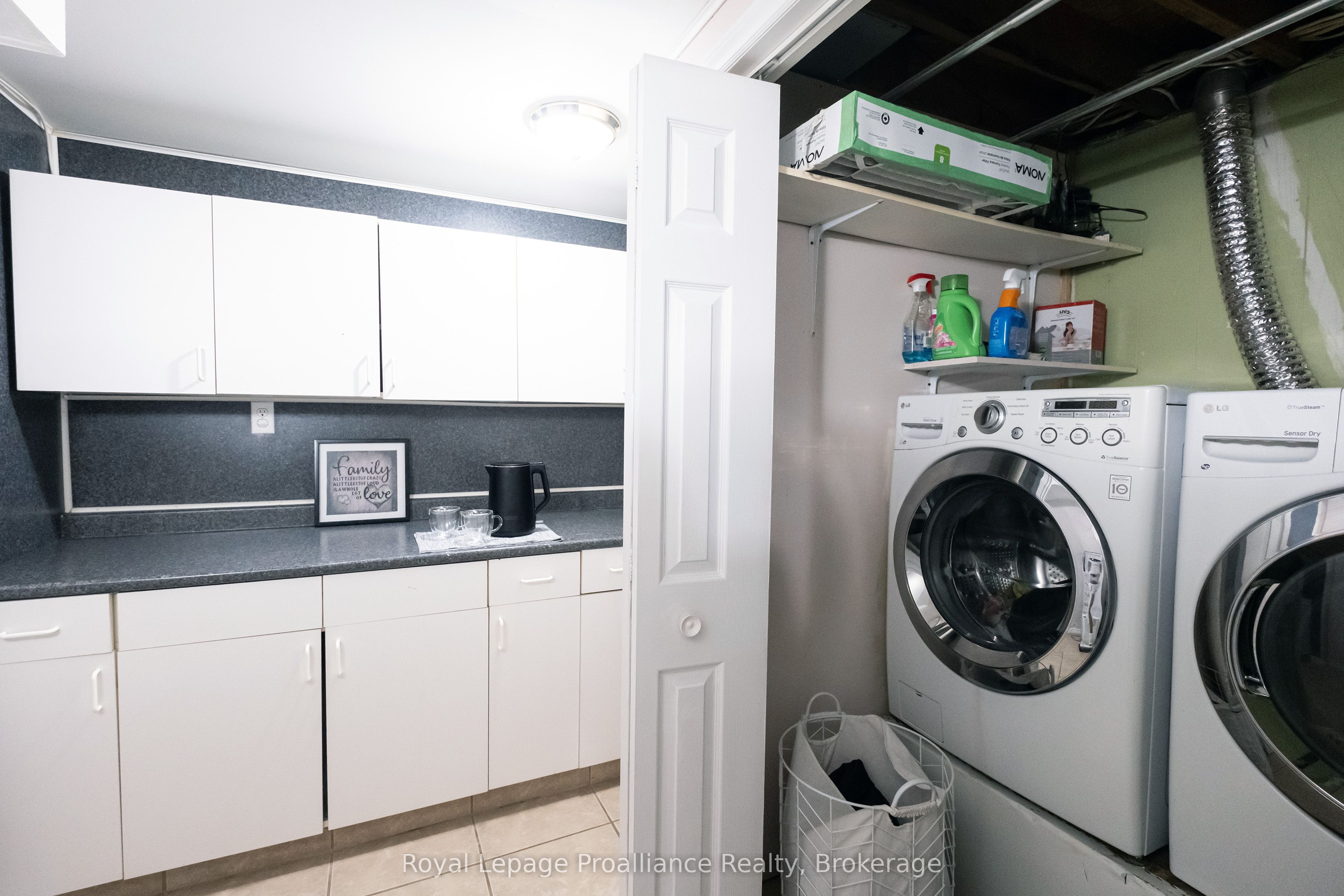 115 Nicholas Street Property Photo 22
