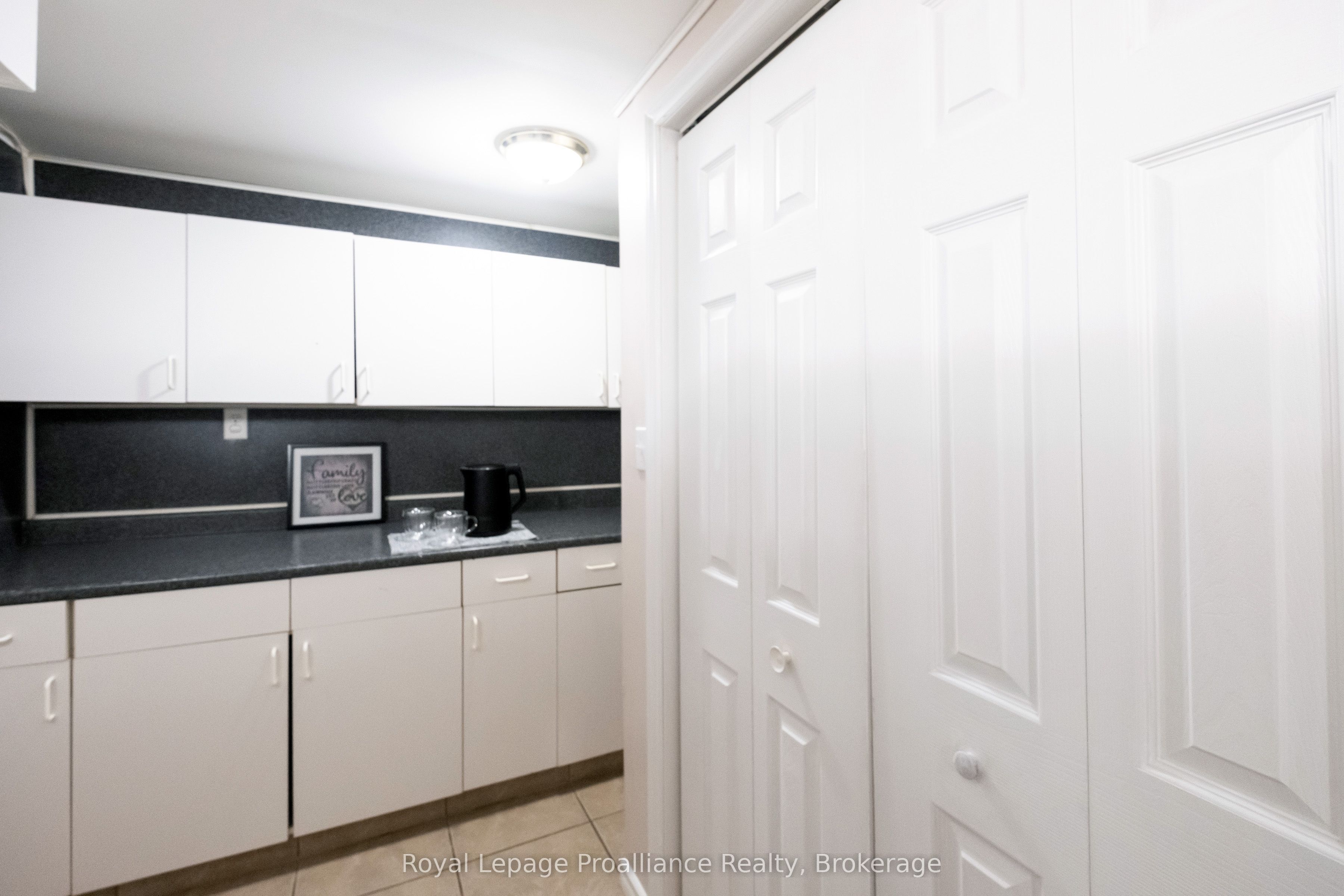 115 Nicholas Street Property Photo 23