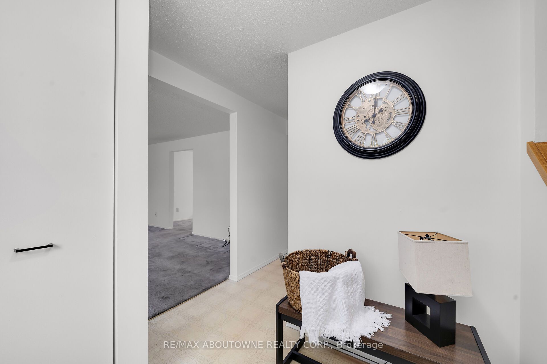 678 S Edinburgh Road S Property Photo 4