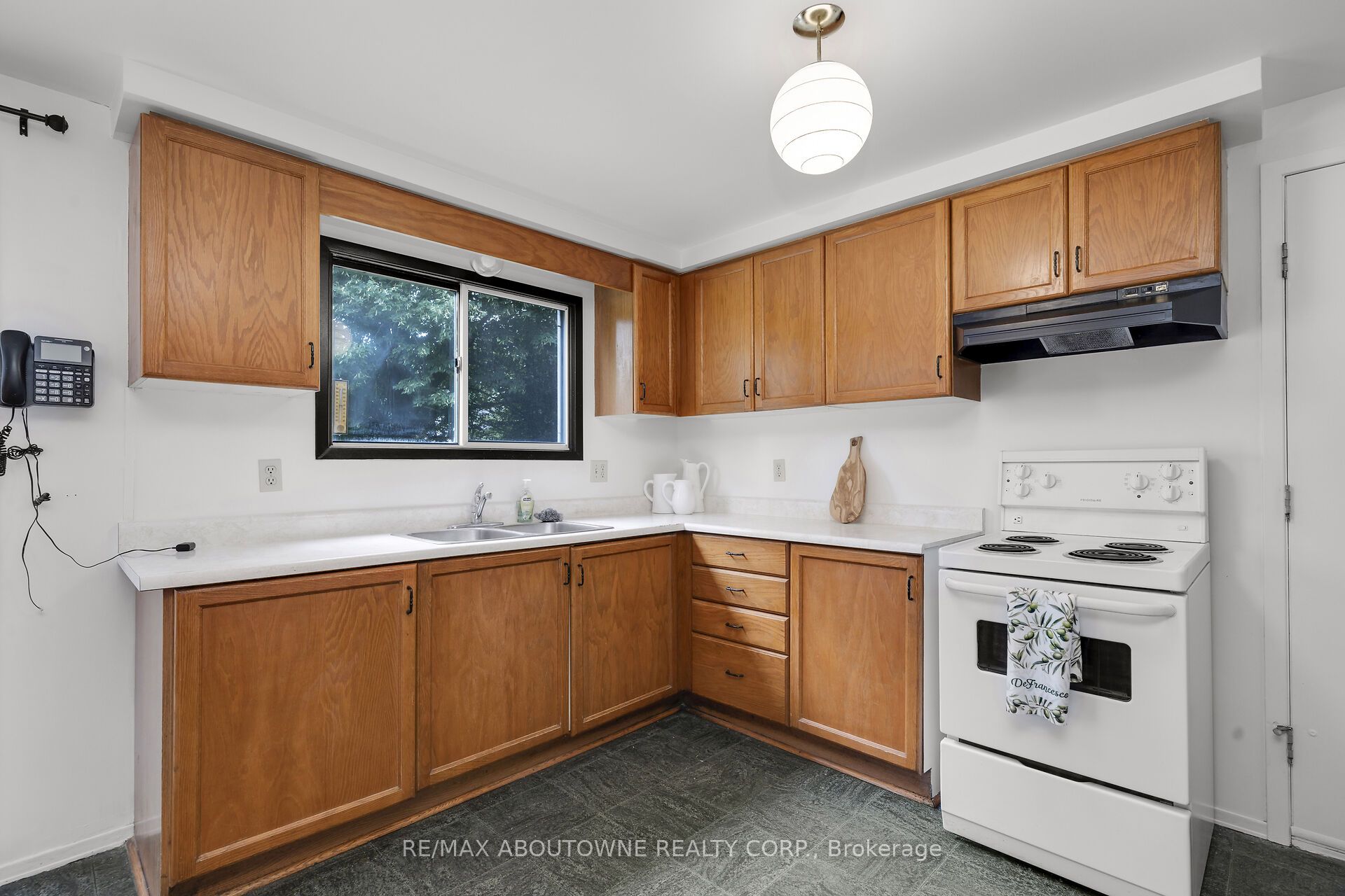 678 S Edinburgh Road S Property Photo 12