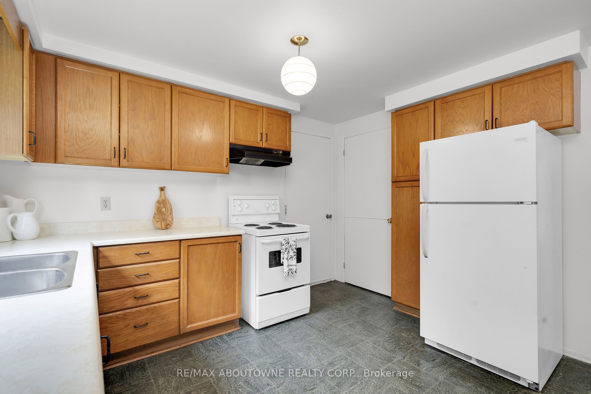 678 S Edinburgh Road S Property Photo 13