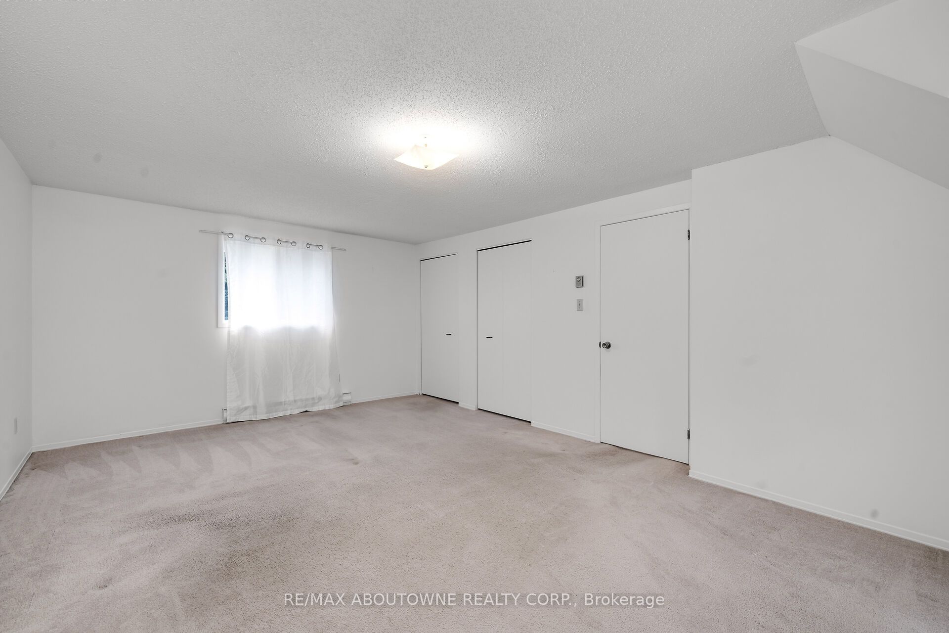 678 S Edinburgh Road S Property Photo 16