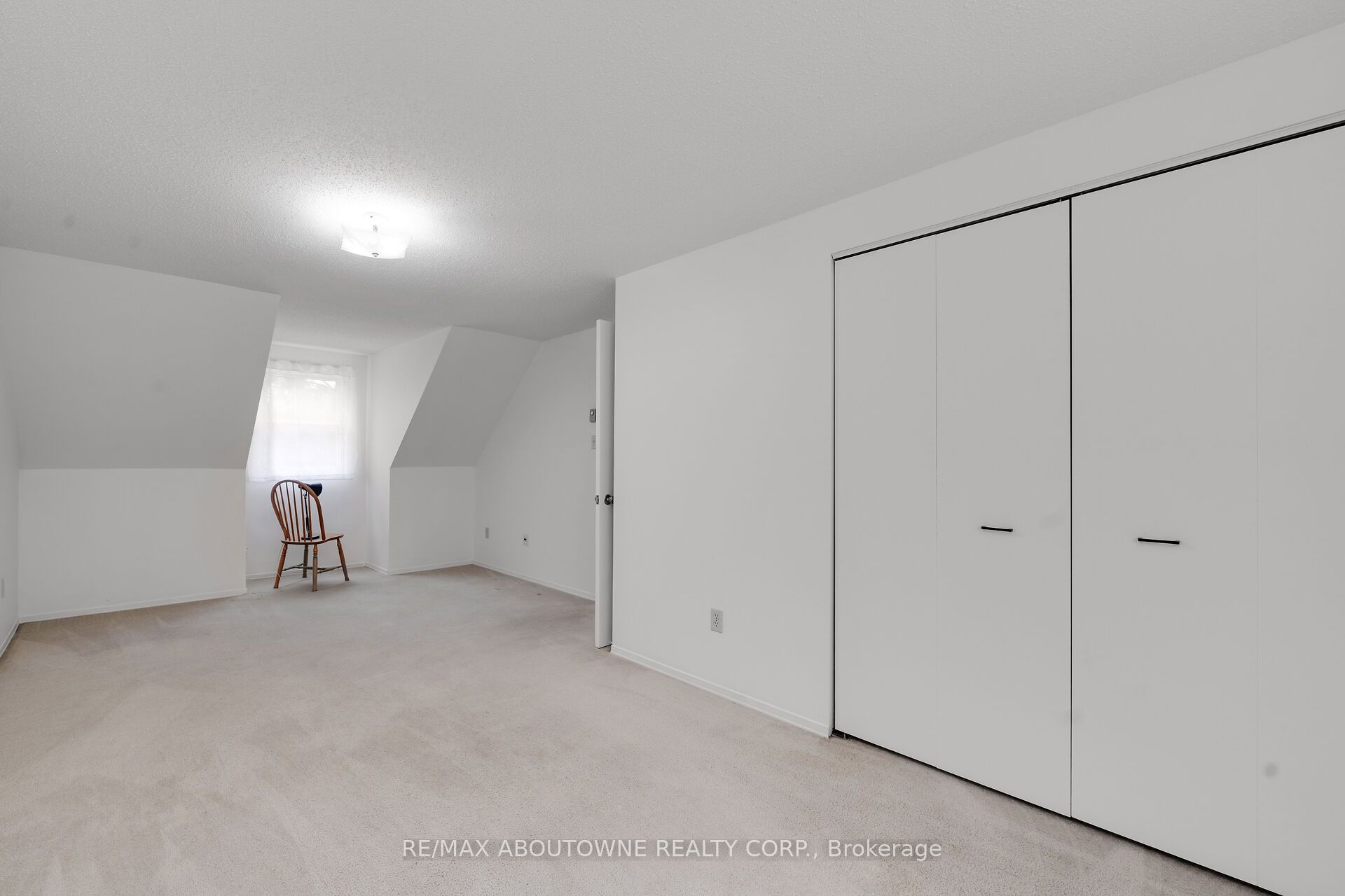 678 S Edinburgh Road S Property Photo 17