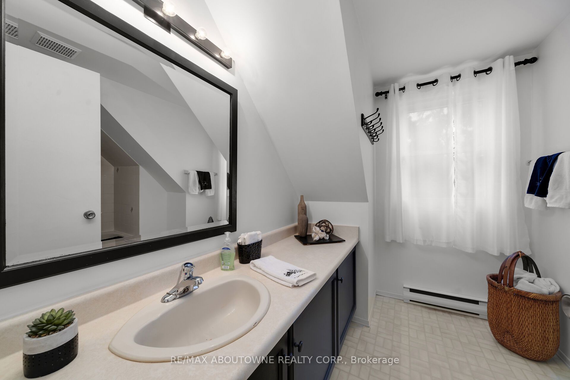 678 S Edinburgh Road S Property Photo 19