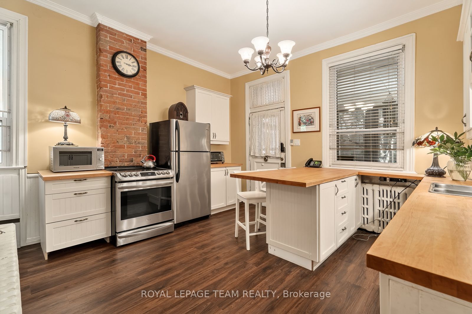 525 King Edward Avenue Property Photo 15