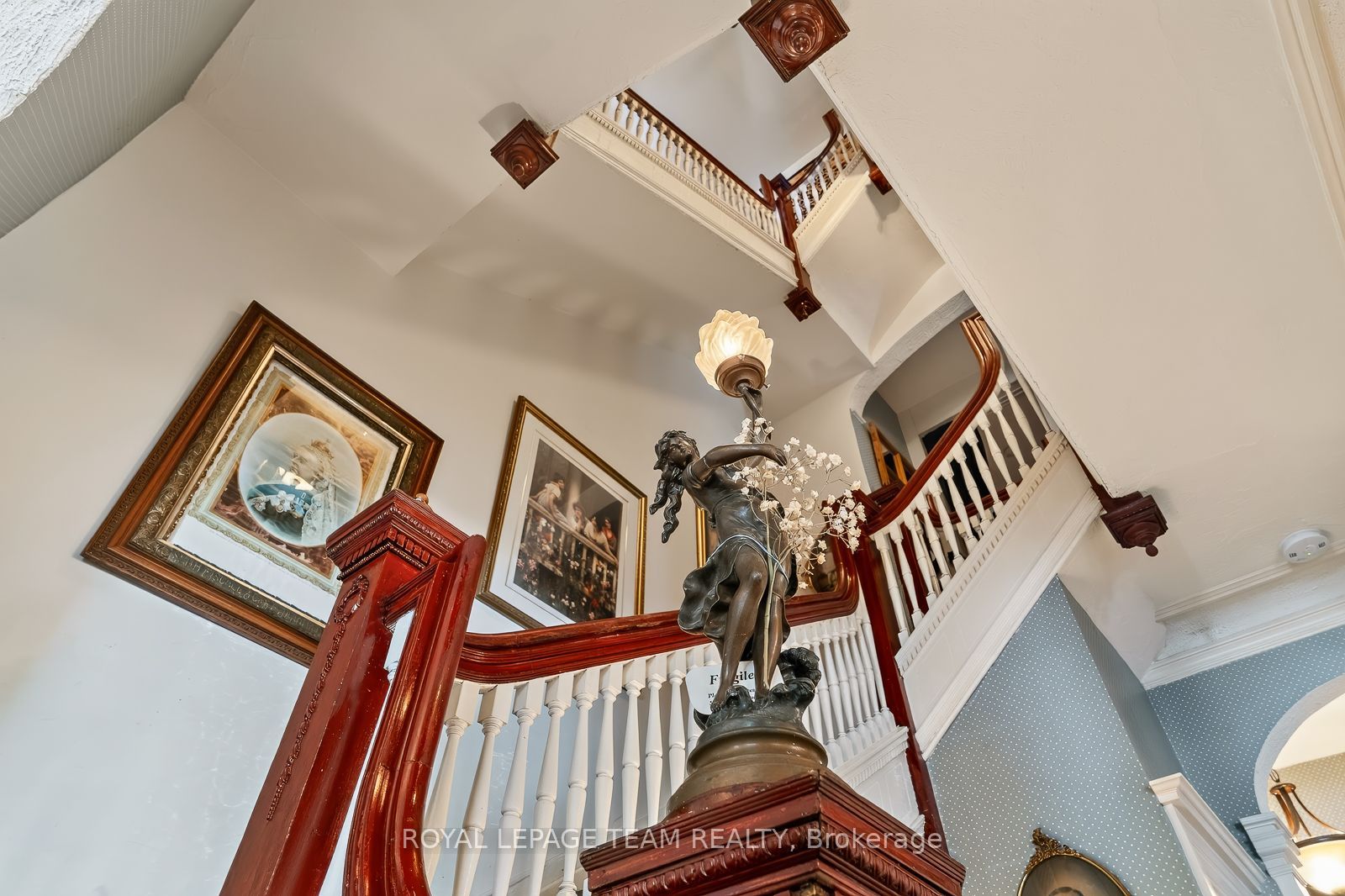 525 King Edward Avenue Property Photo 19