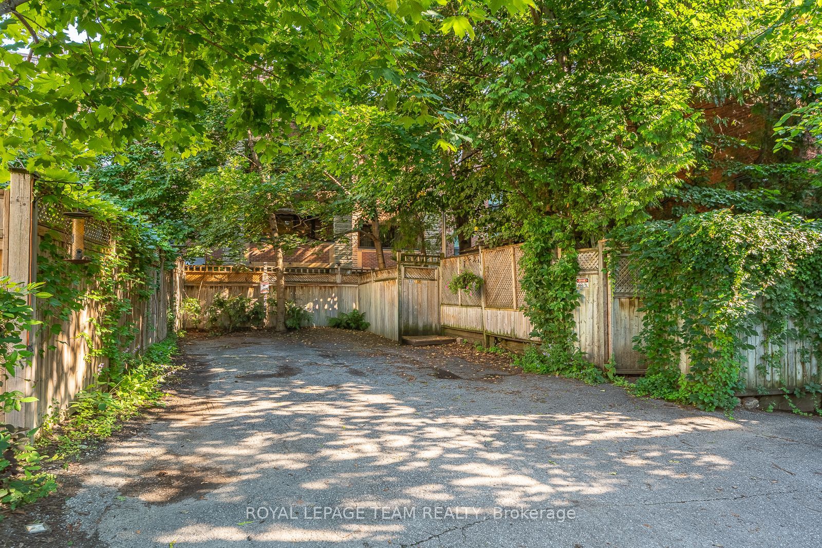 525 King Edward Avenue Property Photo 49