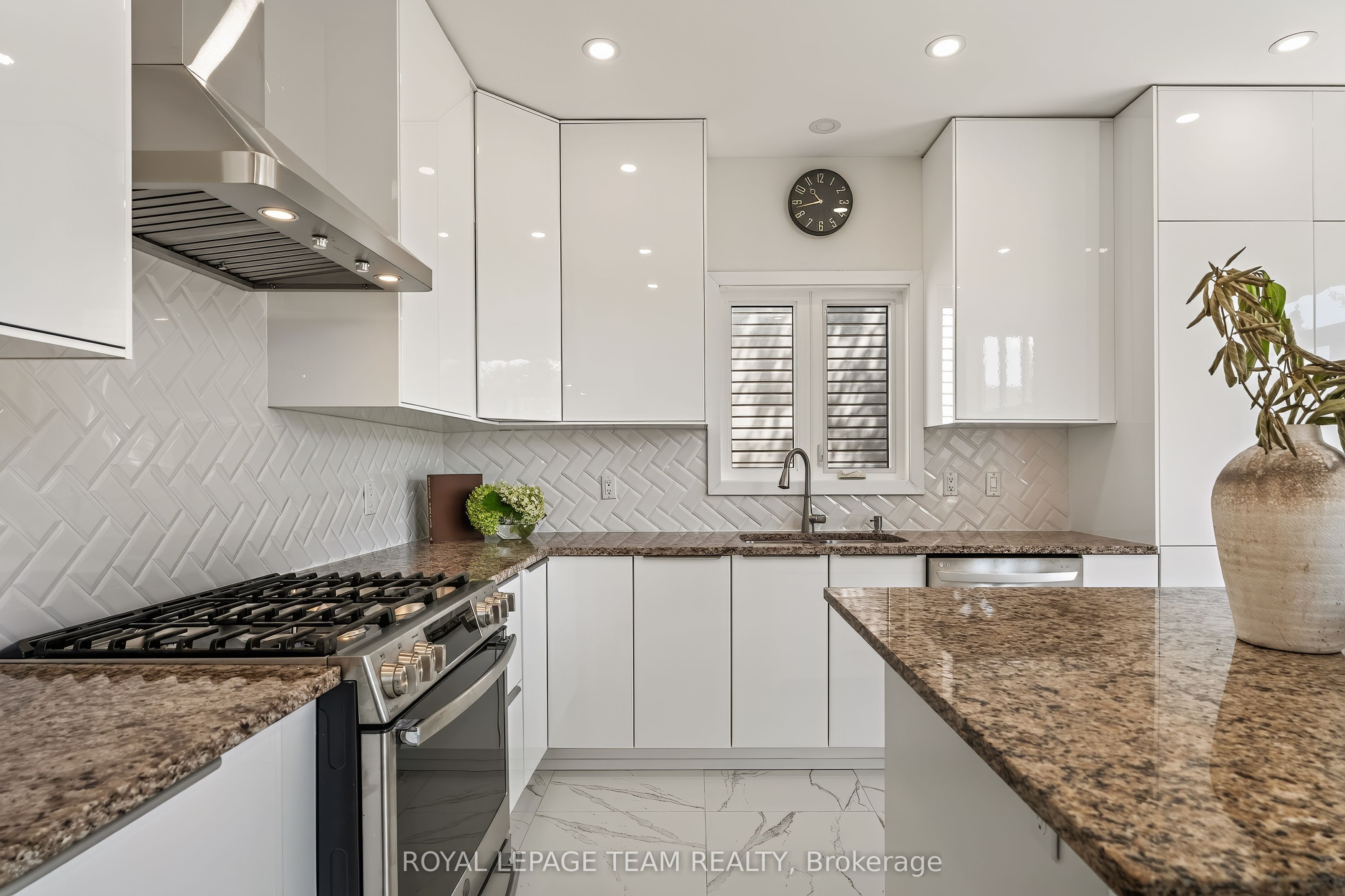 28 Borealis Crescent Property Photo 16