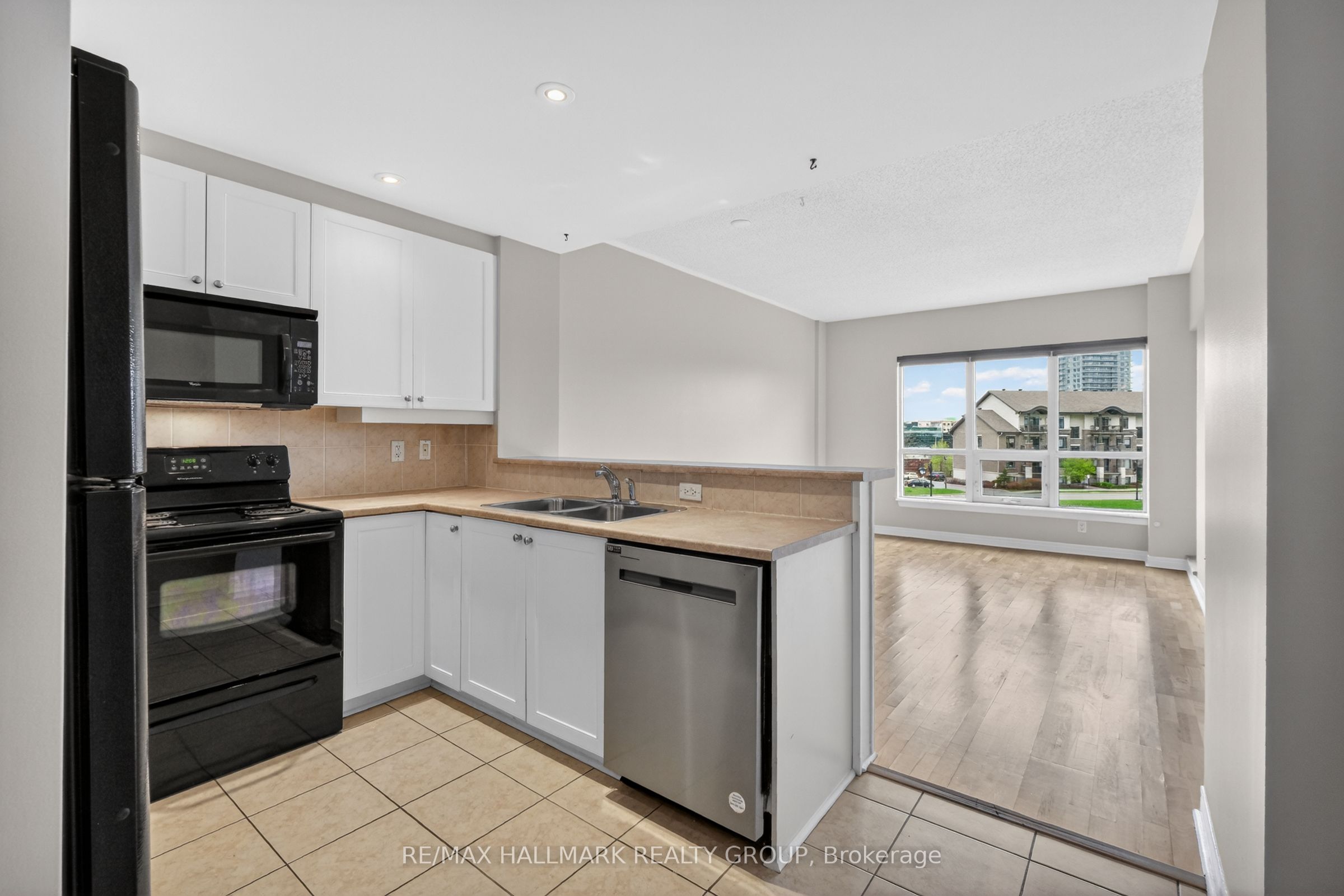 1005 Beauparc Private 301 Property Photo 10
