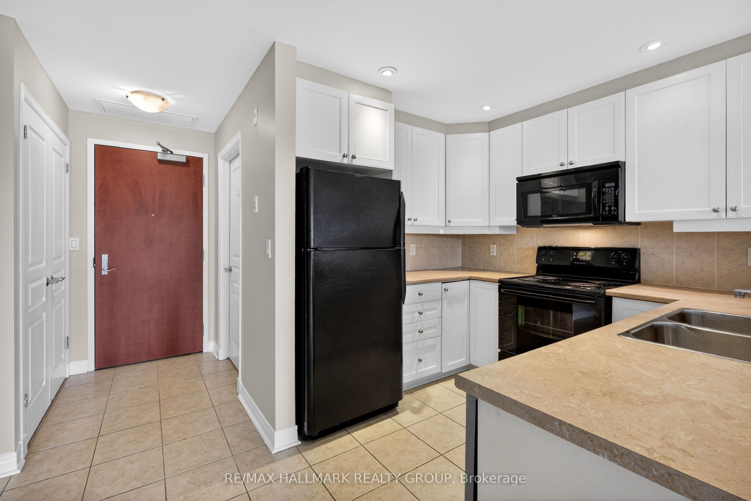 1005 Beauparc Private 301 Property Photo 11