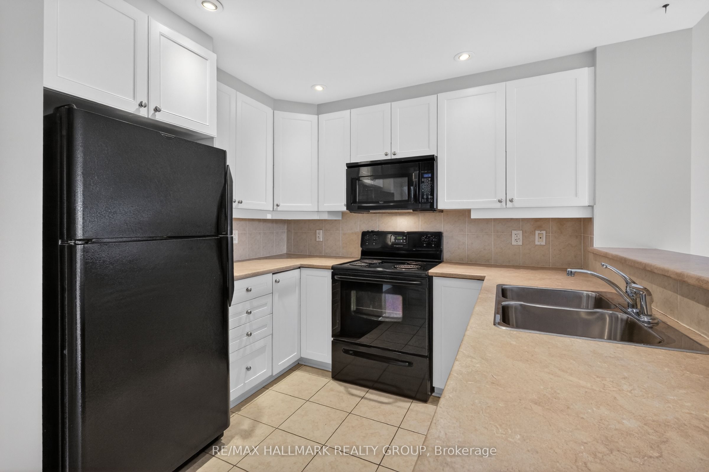 1005 Beauparc Private 301 Property Photo 12
