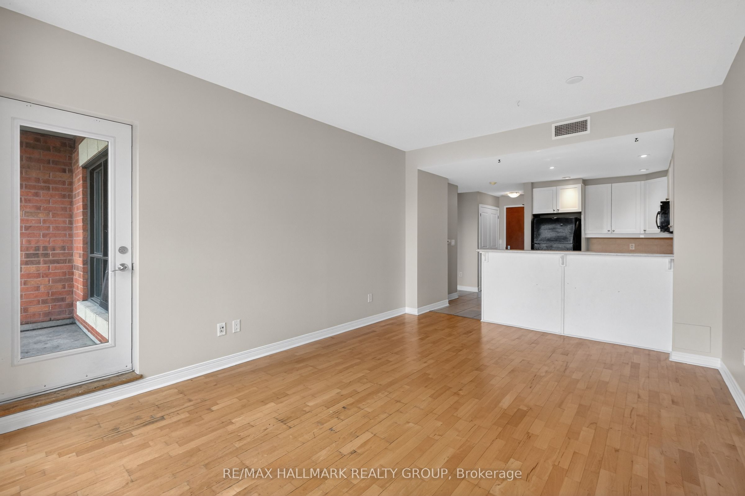 1005 Beauparc Private 301 Property Photo 17