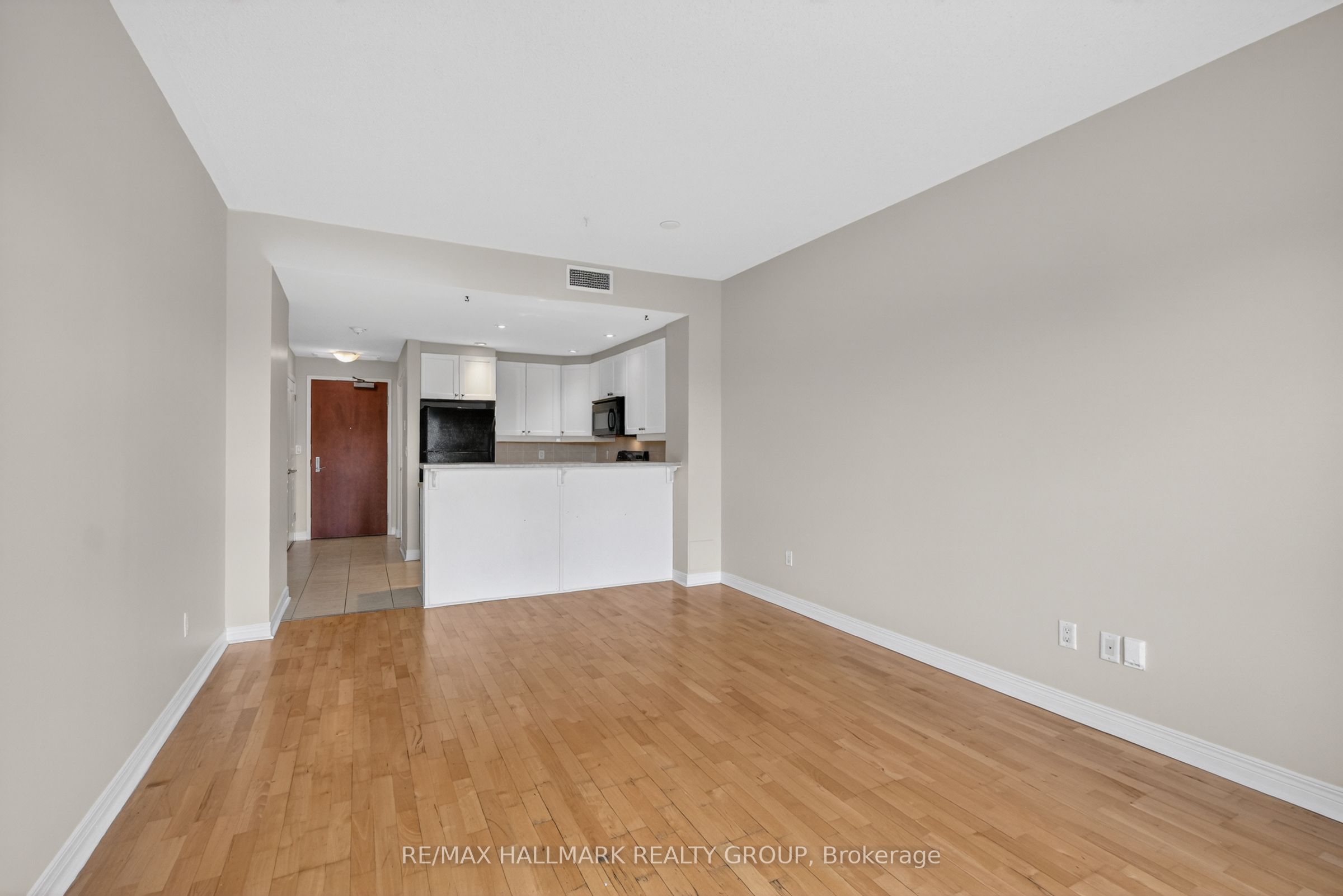 1005 Beauparc Private 301 Property Photo 18