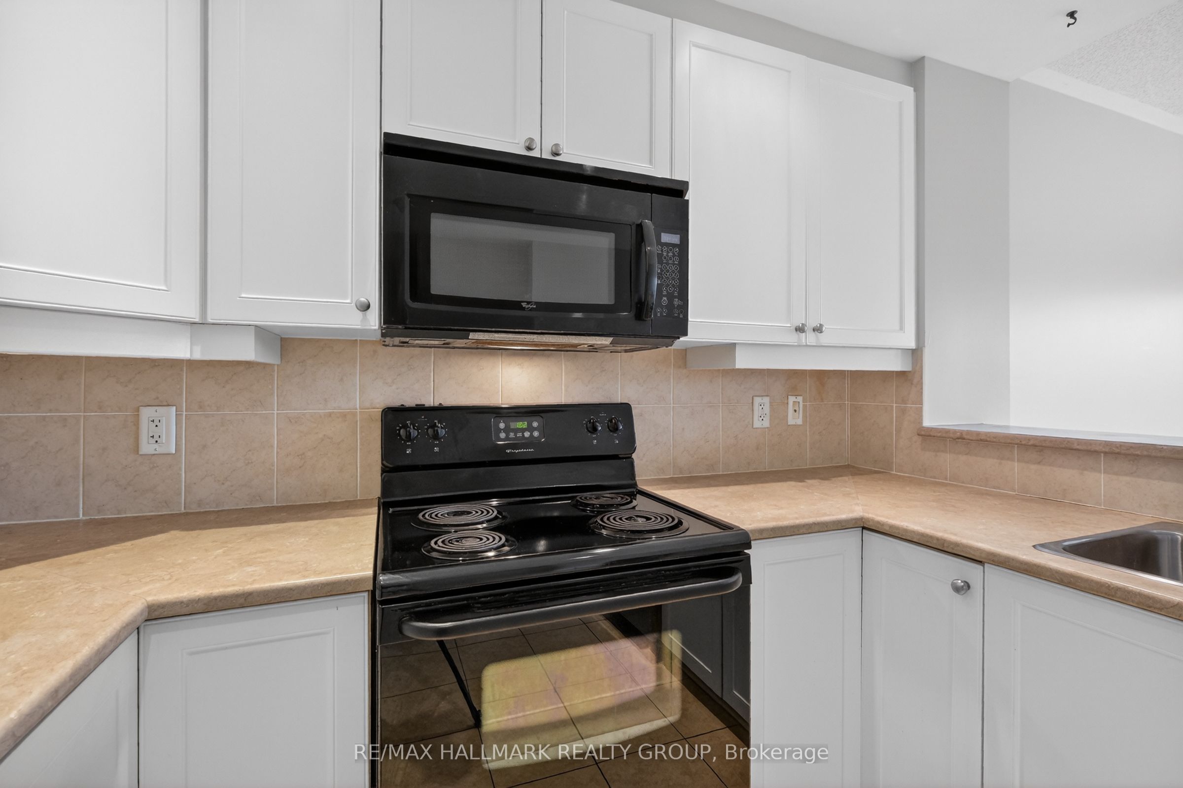 1005 Beauparc Private 301 Property Photo 23