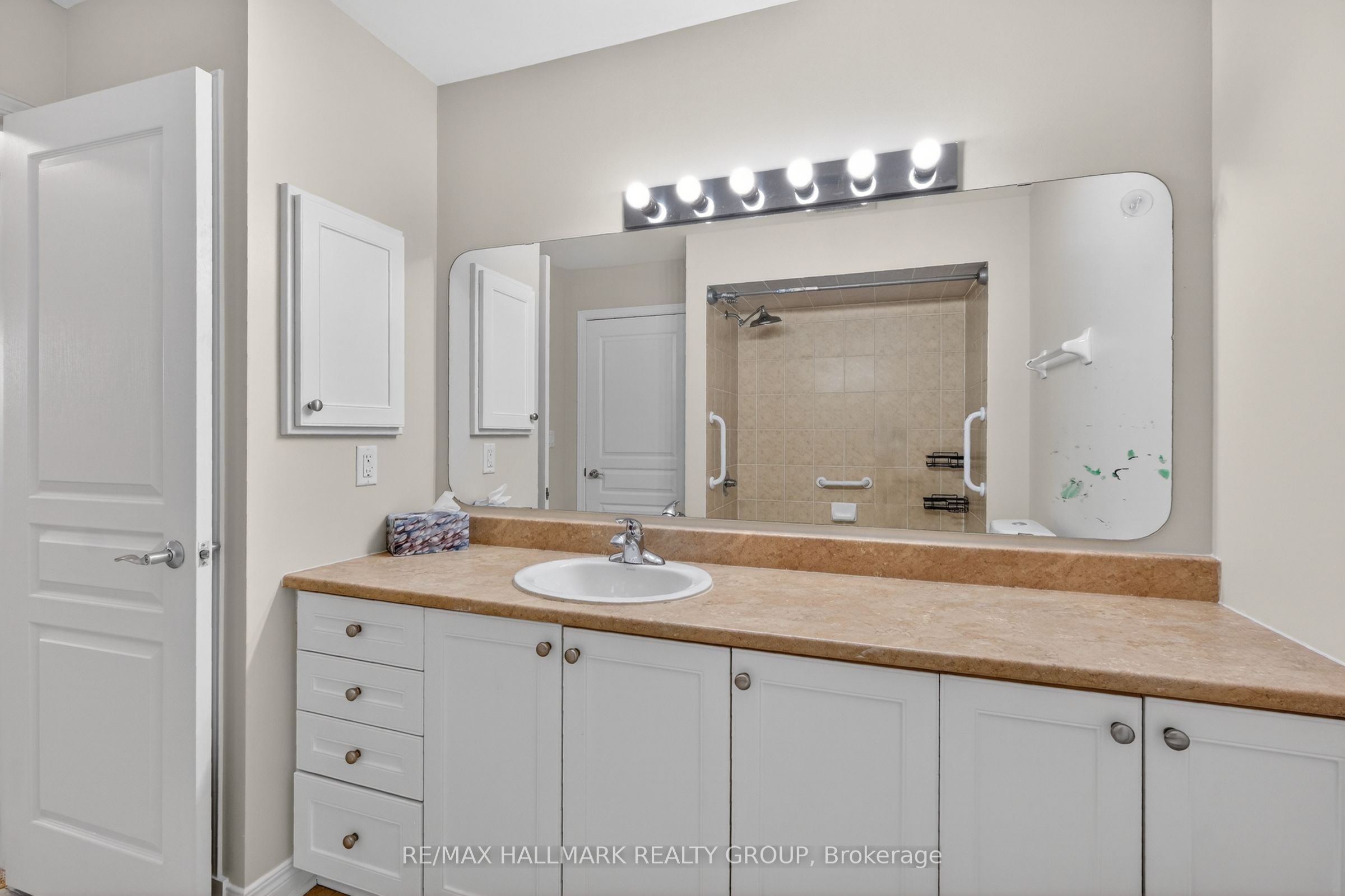 1005 Beauparc Private 301 Property Photo 33