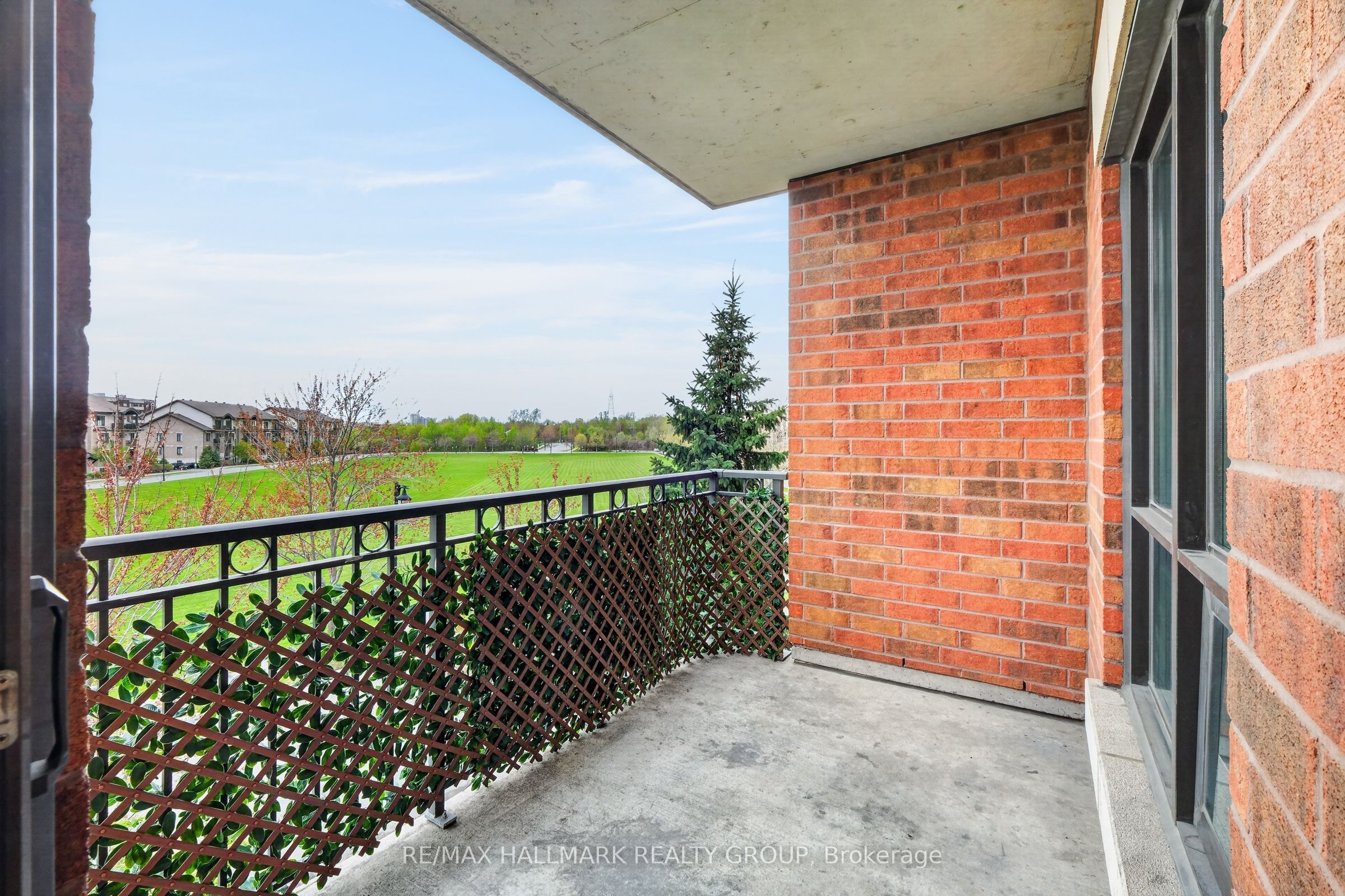1005 Beauparc Private 301 Property Photo 37
