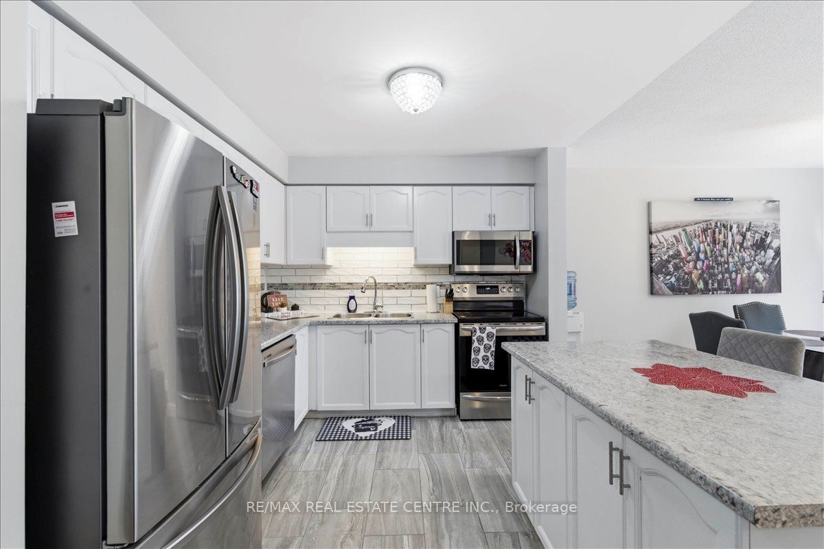 84 Westmeadow Drive 1 Property Photo 8