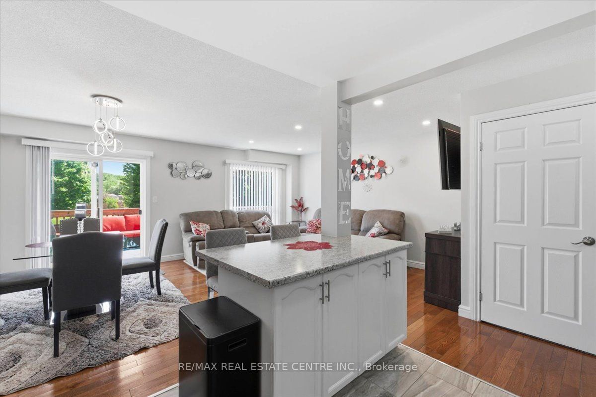 84 Westmeadow Drive 1 Property Photo 11
