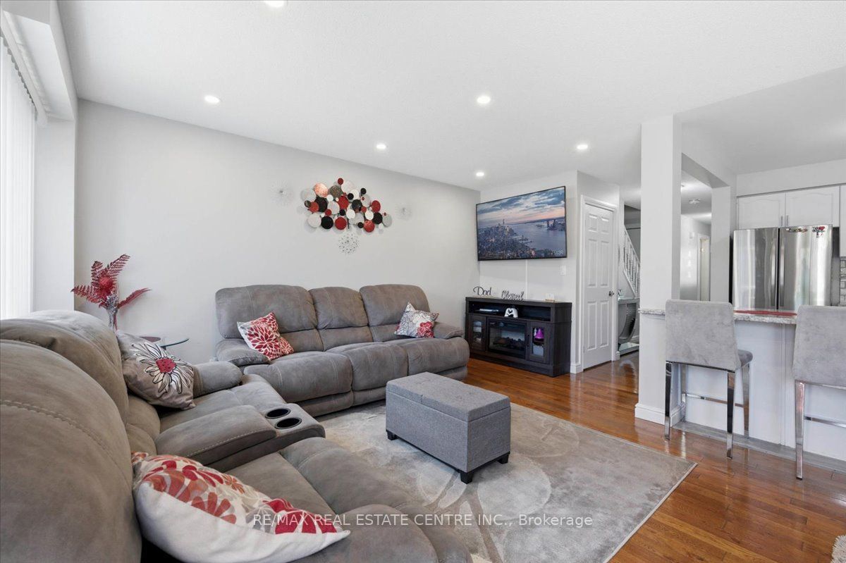 84 Westmeadow Drive 1 Property Photo 17