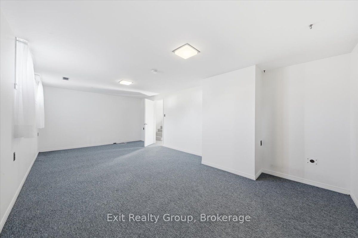 33 First Avenue Property Photo 28