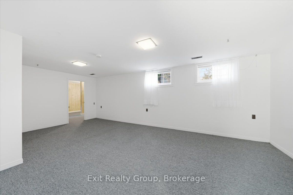 33 First Avenue Property Photo 29